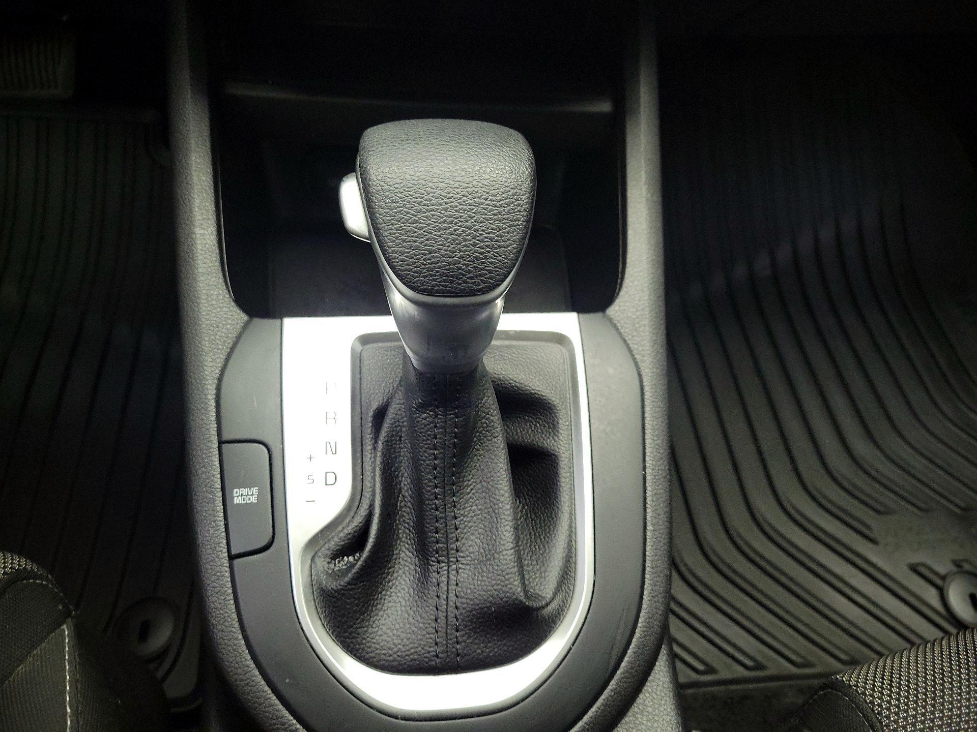 Thumbnail: 2022 Kia Forte - 17