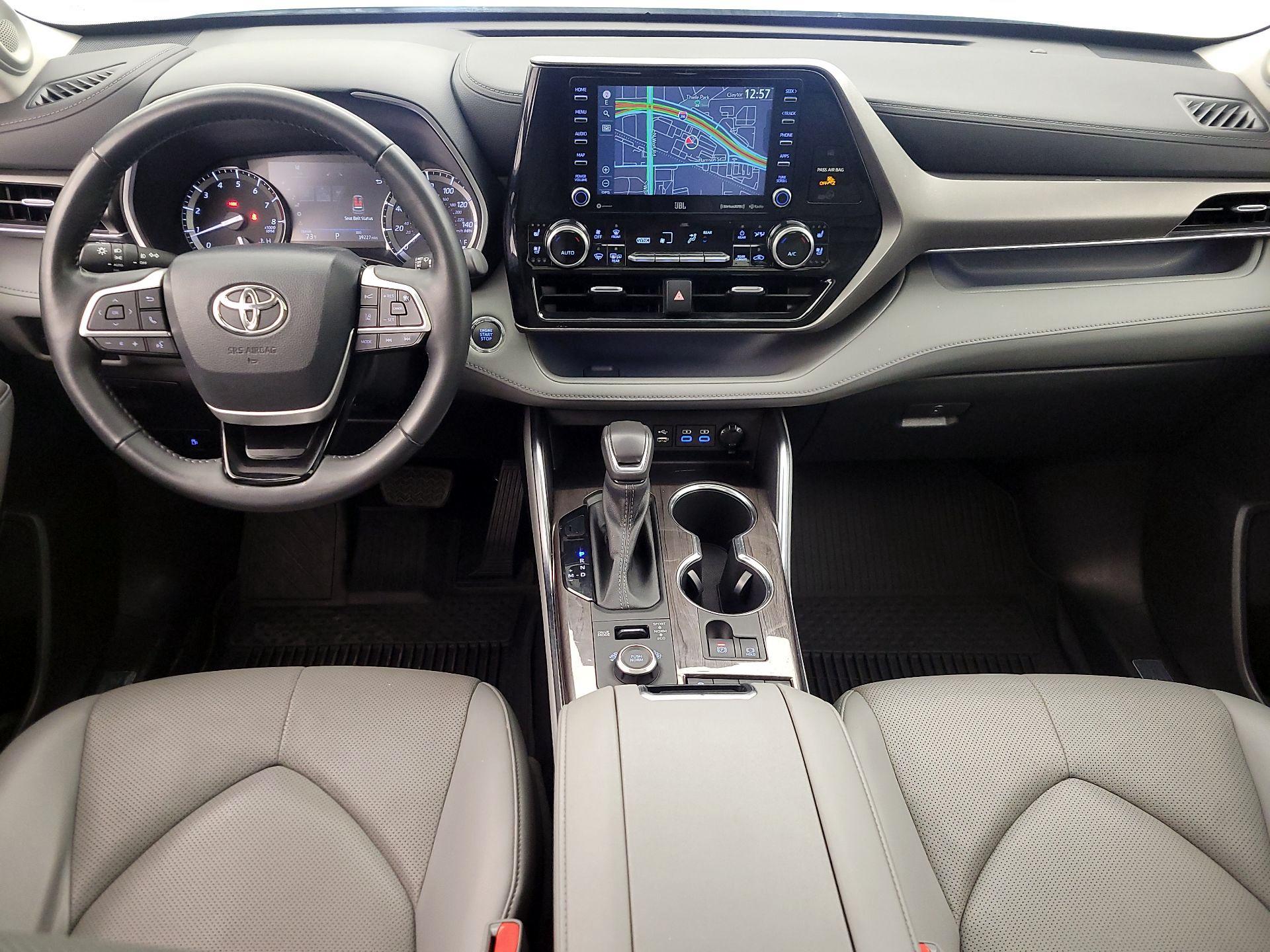 Thumbnail: 2022 Toyota Highlander - 9