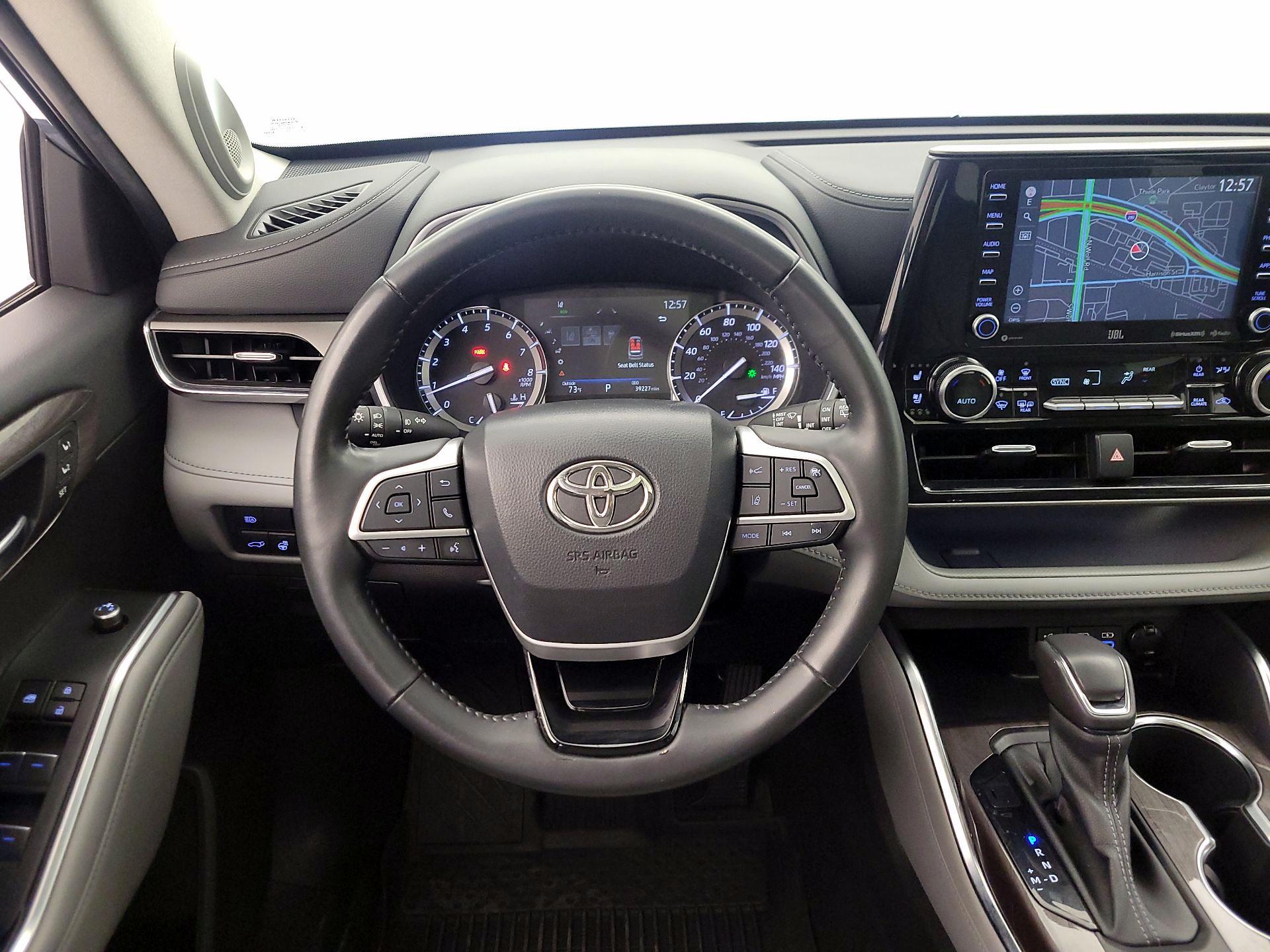 Thumbnail: 2022 Toyota Highlander - 10