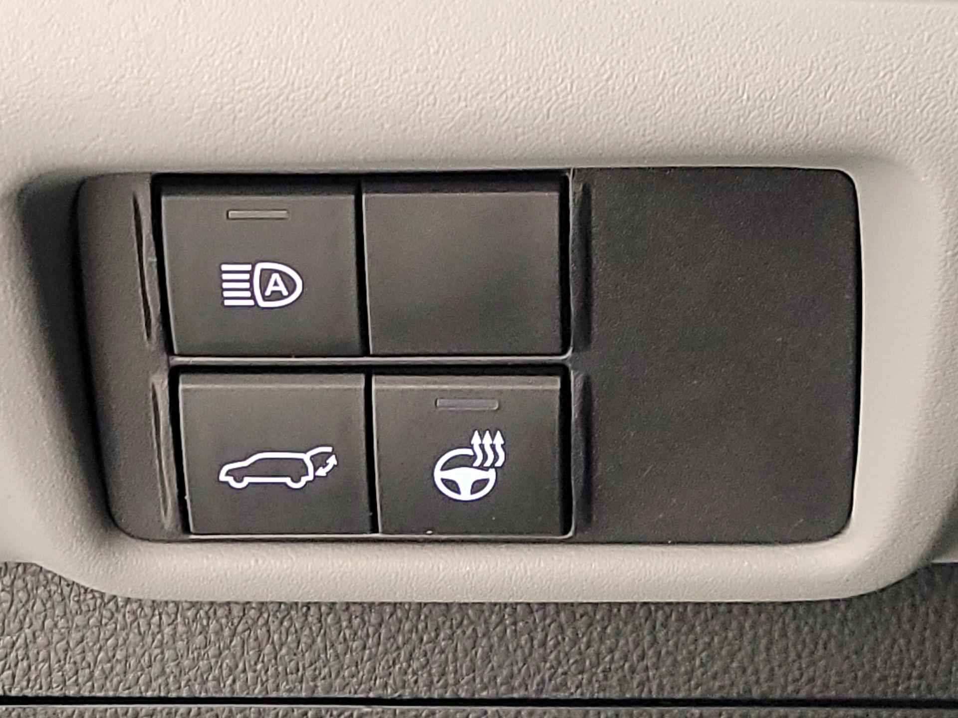 Thumbnail: 2022 Toyota Highlander - 13