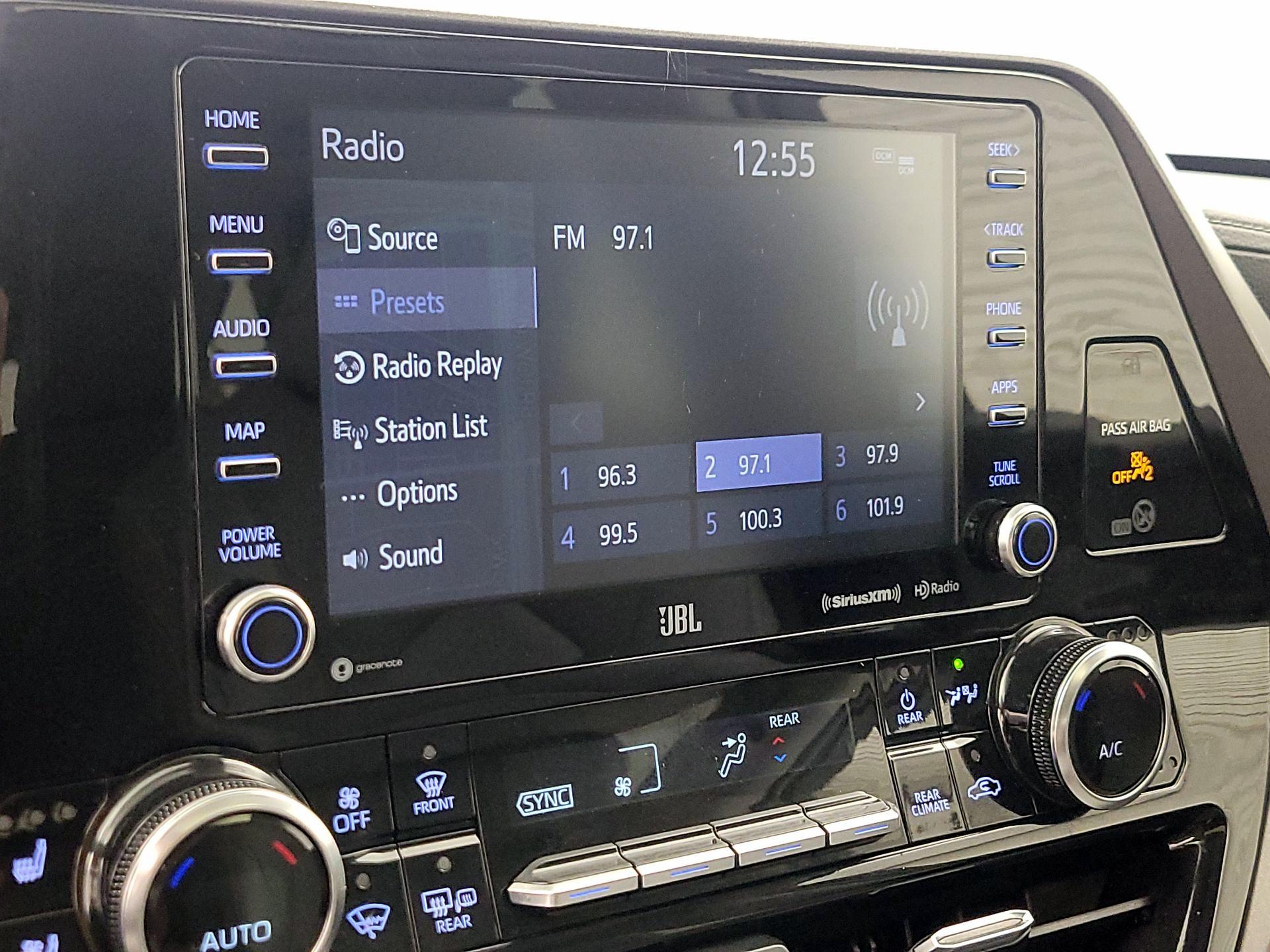 Thumbnail: 2022 Toyota Highlander - 16