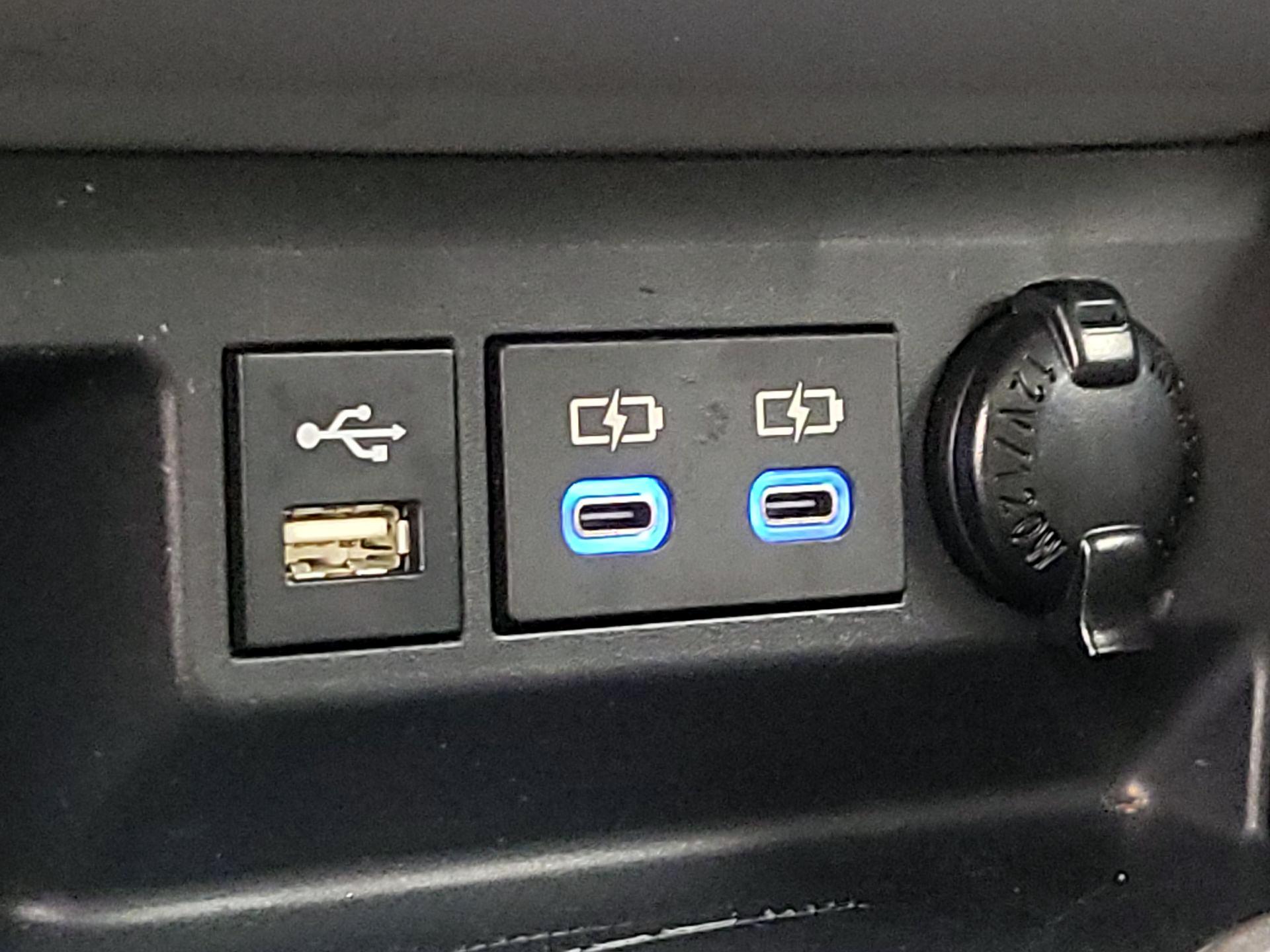 Thumbnail: 2022 Toyota Highlander - 19