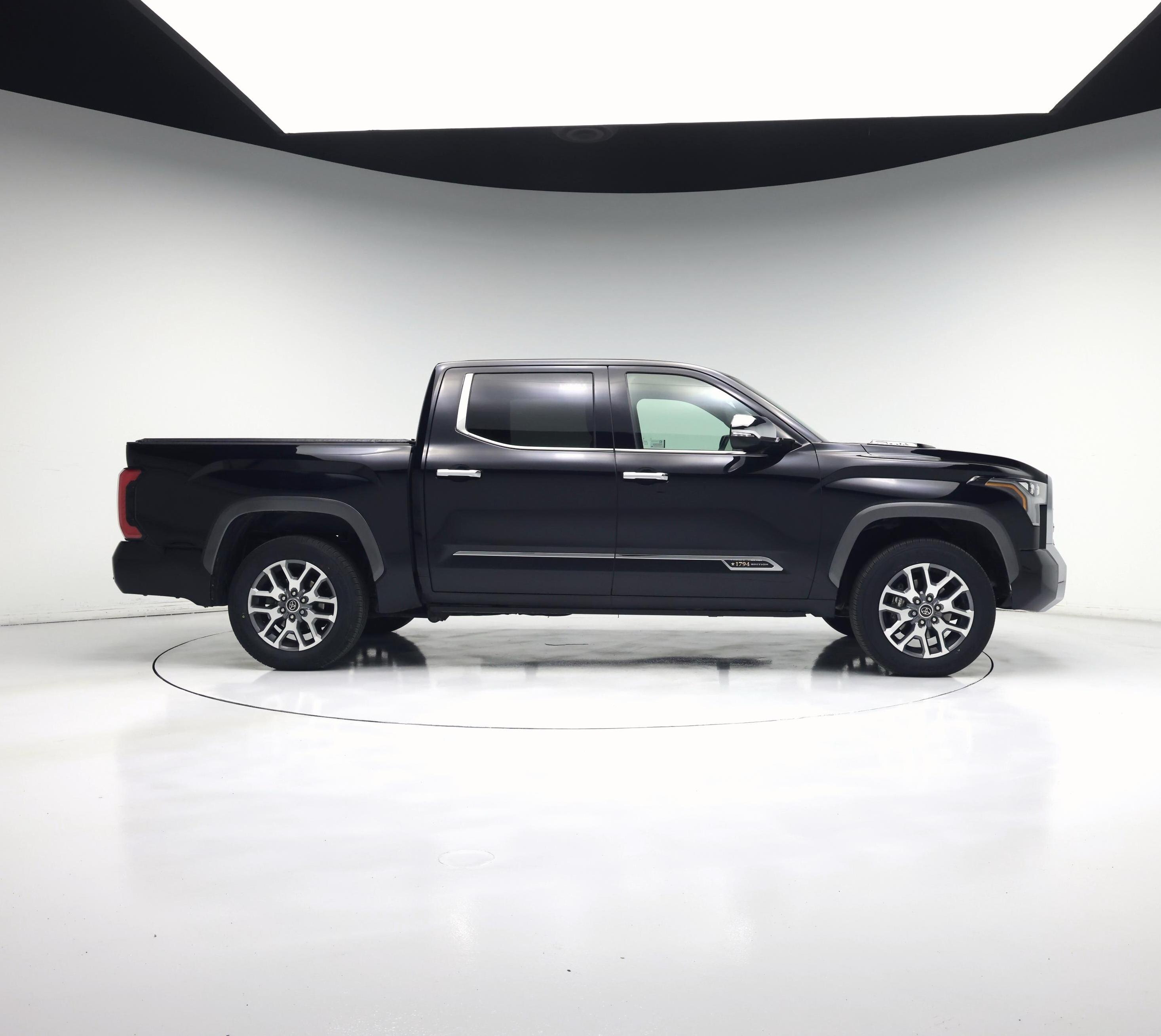 Thumbnail: 2022 Toyota Tundra - 7