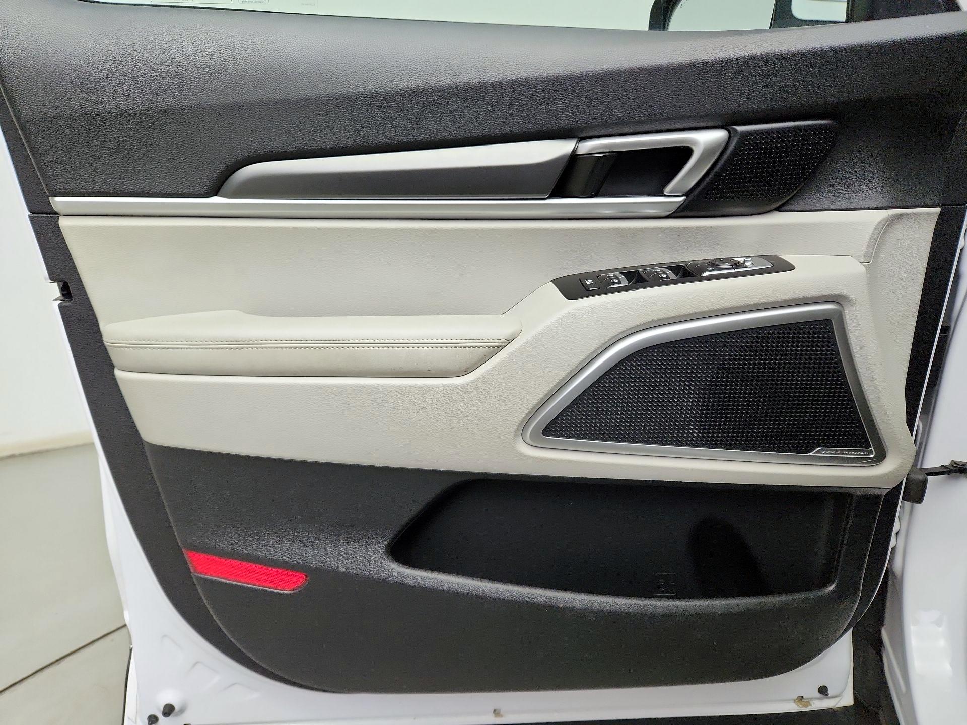 Thumbnail: 2022 Kia Telluride - 12