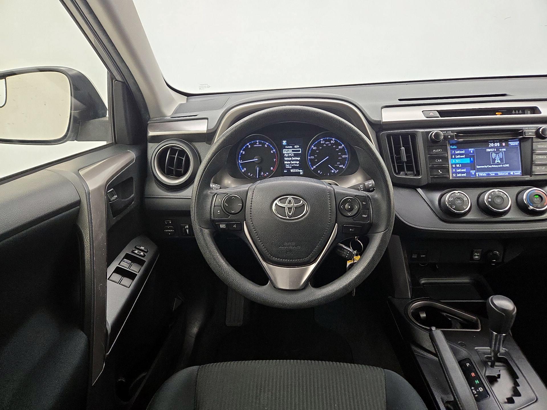 Thumbnail: 2018 Toyota RAV4 - 10