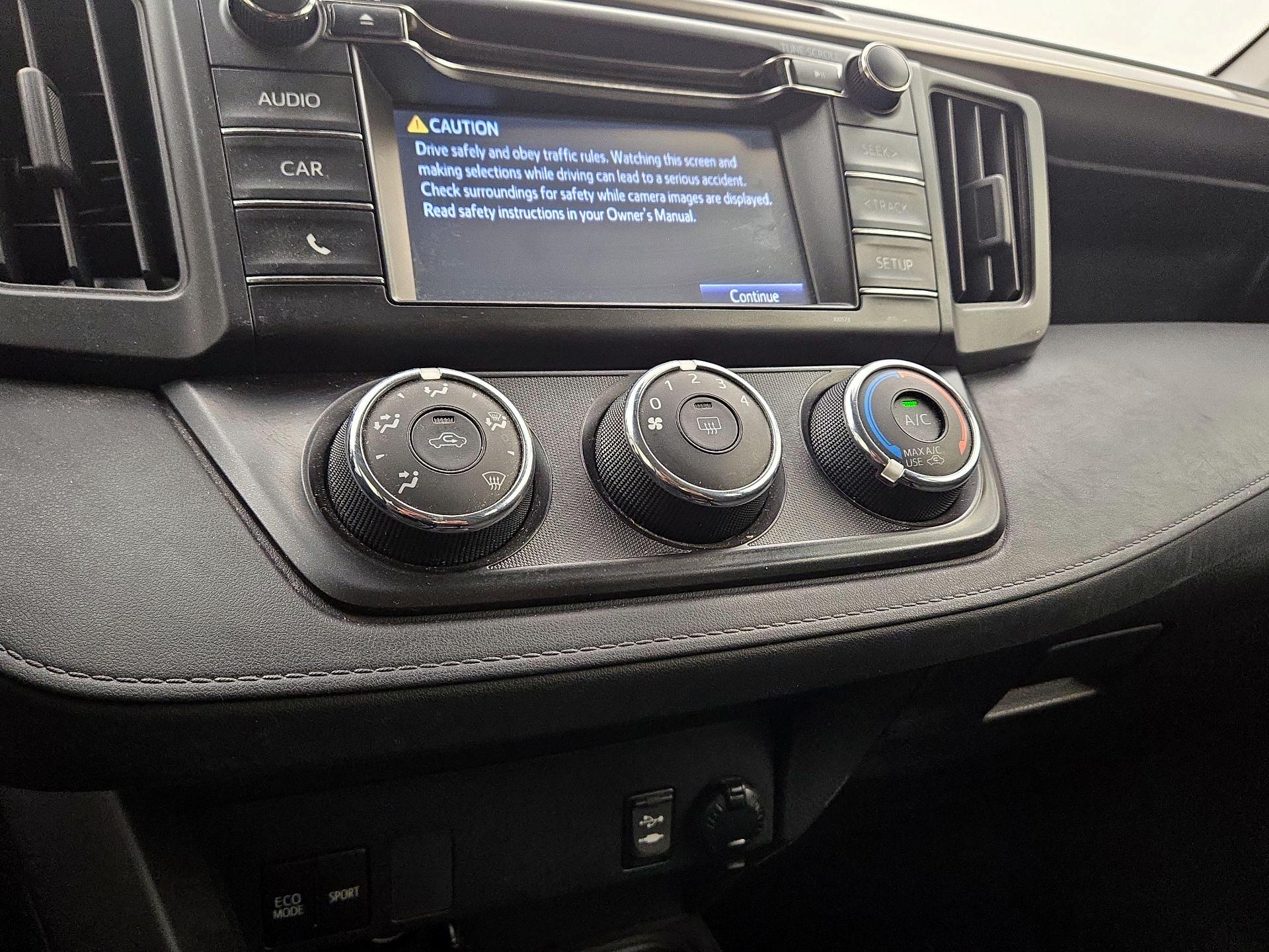 Thumbnail: 2018 Toyota RAV4 - 16