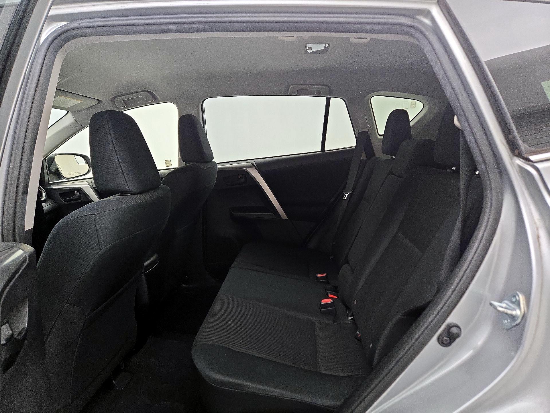 Thumbnail: 2018 Toyota RAV4 - 19