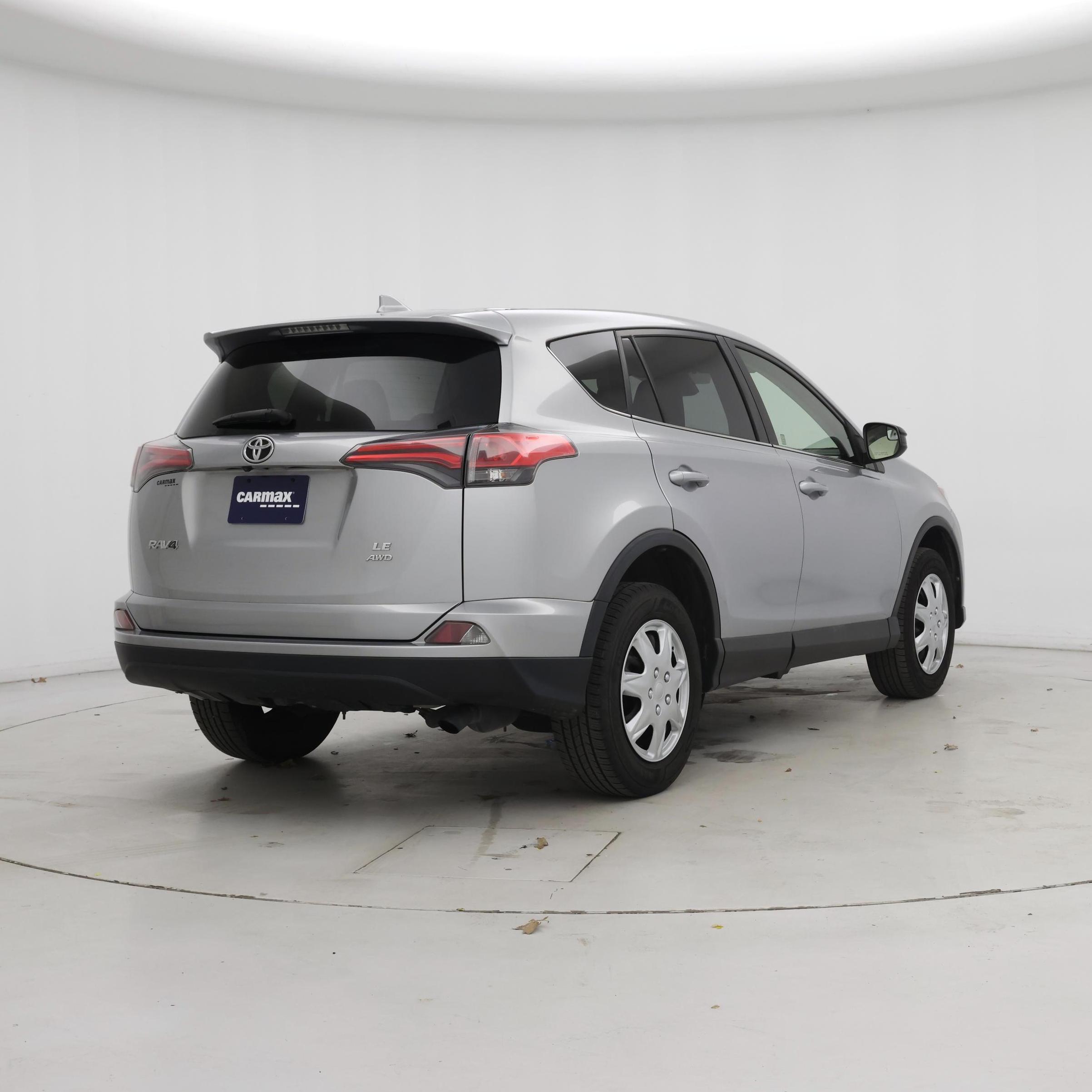 Thumbnail: 2018 Toyota RAV4 - 8