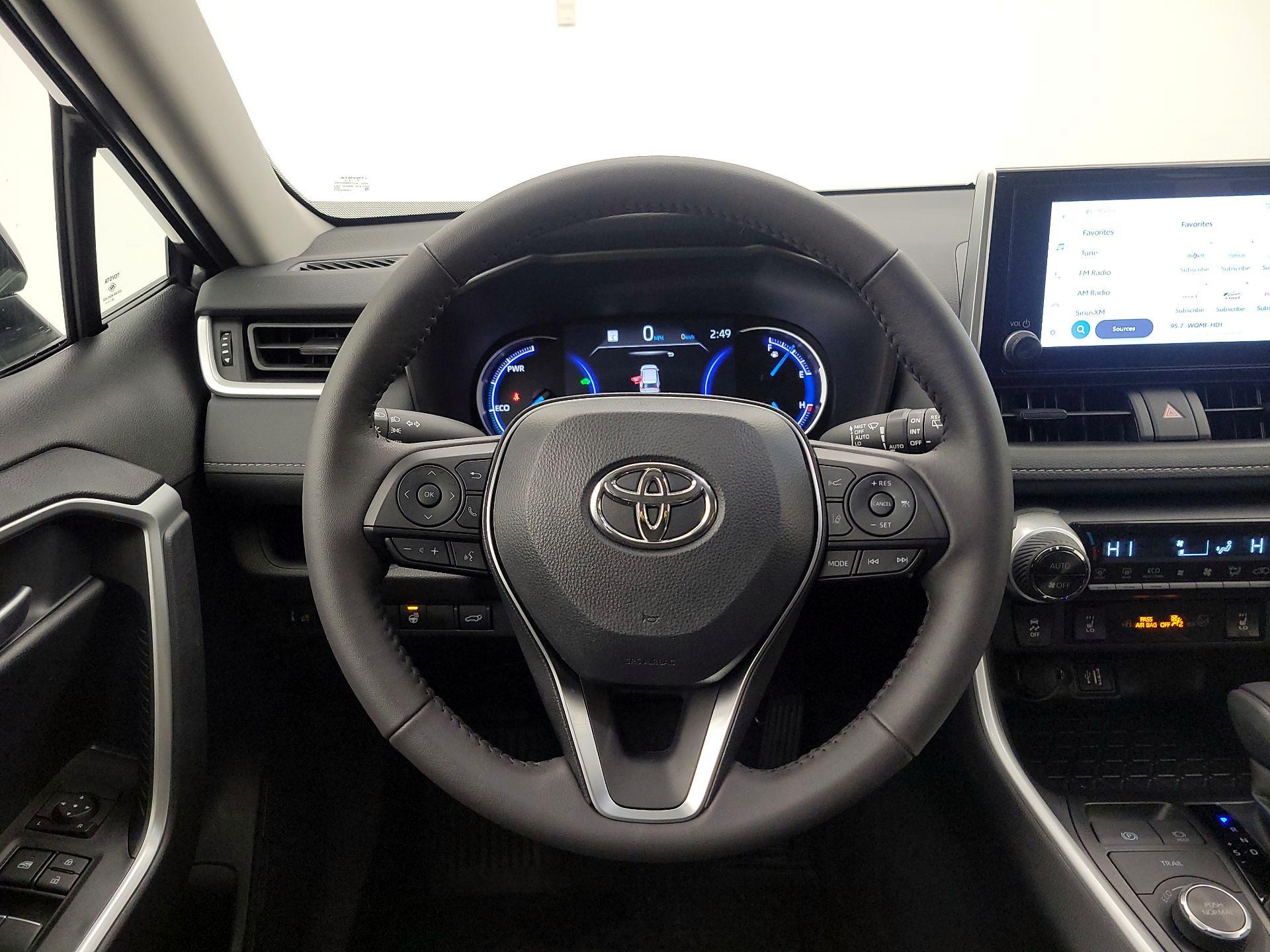 Thumbnail: 2025 Toyota RAV4 - 10