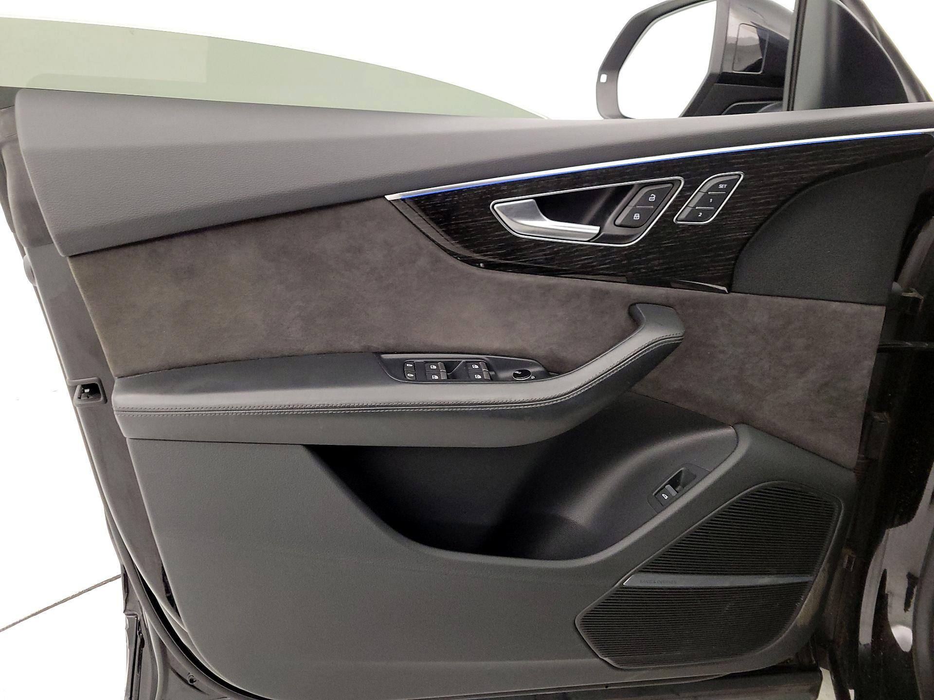 Thumbnail: 2019 Audi Q8 - 12