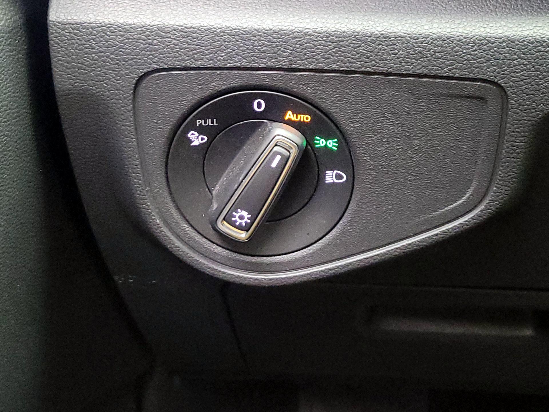 Thumbnail: 2022 Volkswagen Atlas - 13