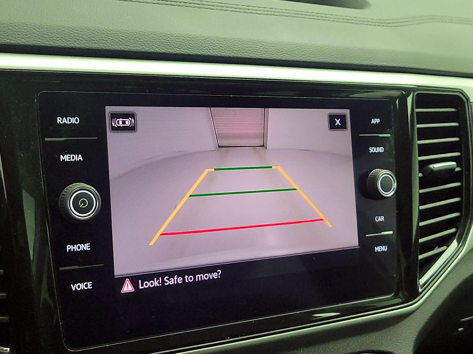 Thumbnail: 2022 Volkswagen Atlas - 14