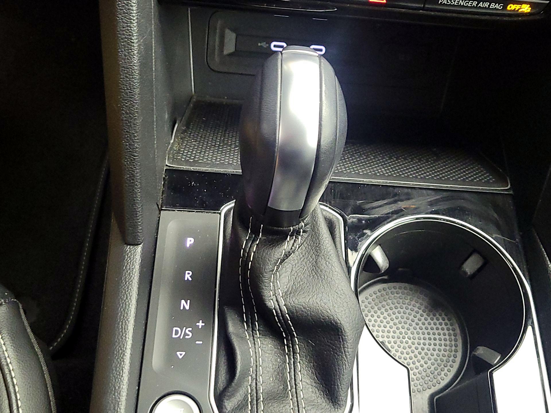 Thumbnail: 2022 Volkswagen Atlas - 17