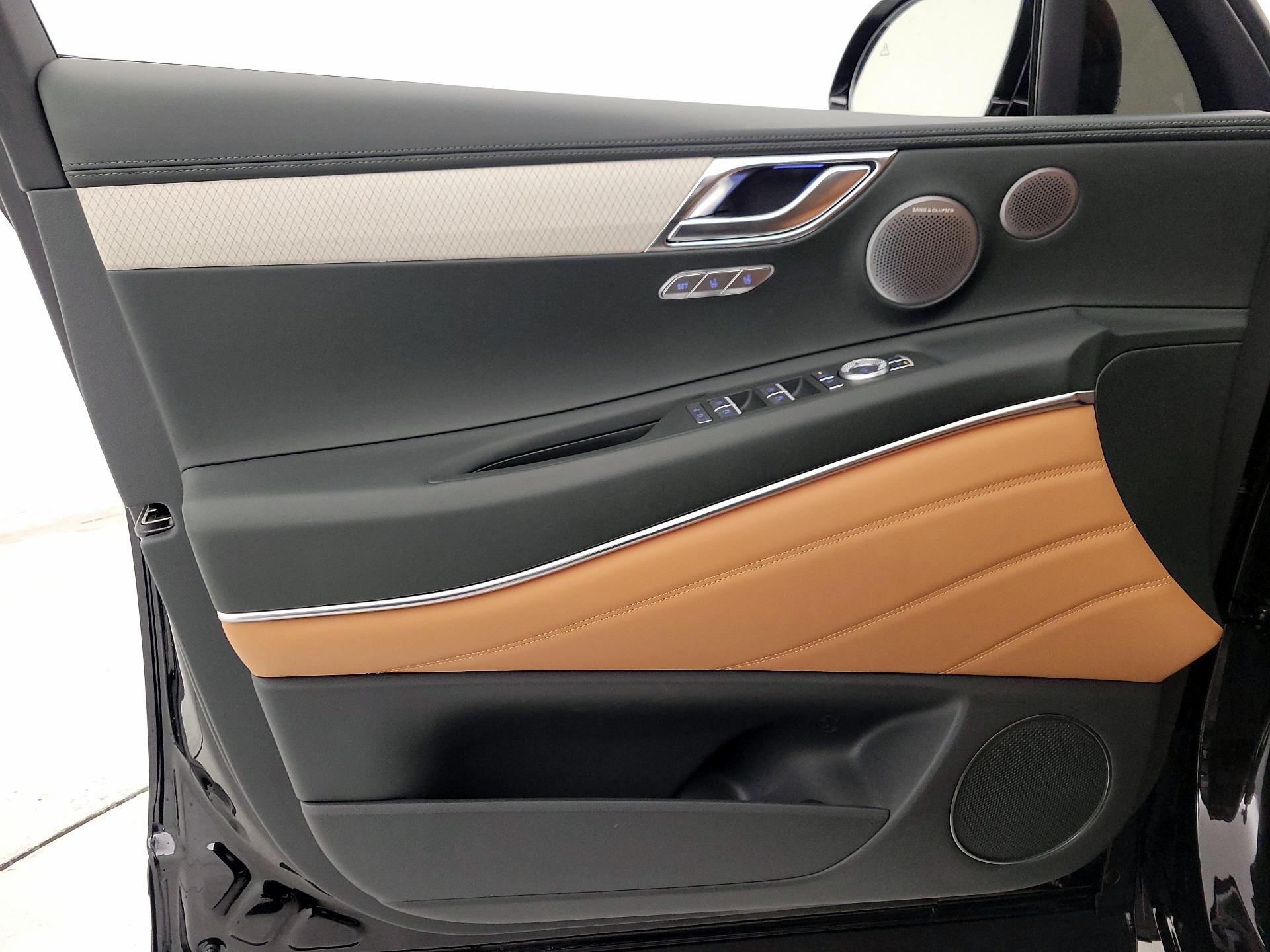 Thumbnail: 2025 Genesis GV80 - 12