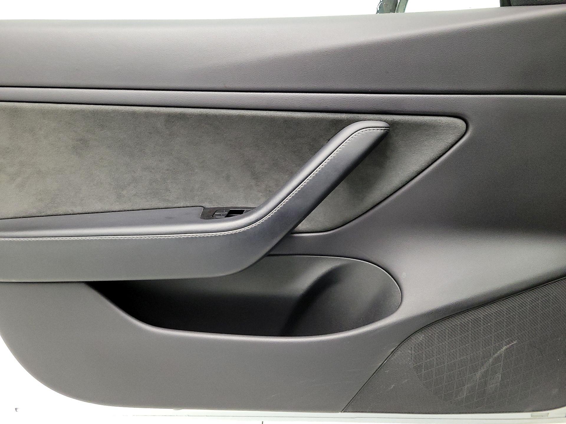 Thumbnail: 2019 Tesla Model 3 - 12