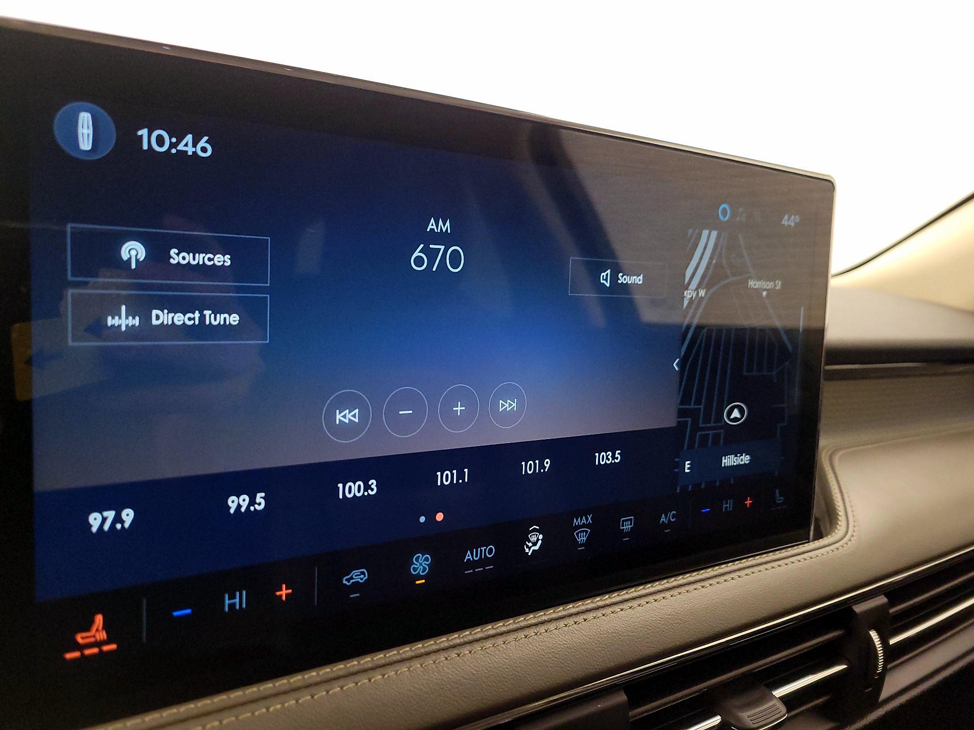 Thumbnail: 2023 Lincoln Corsair - 16