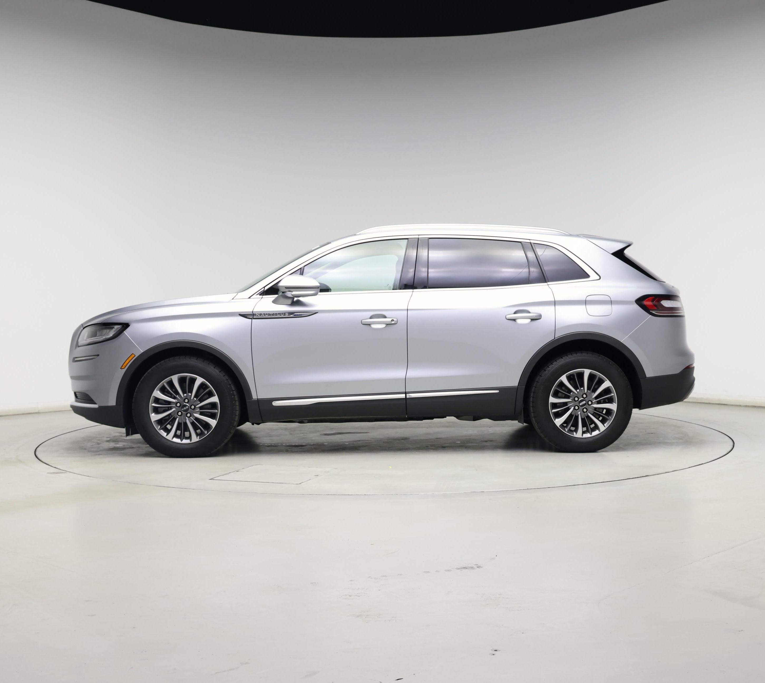Thumbnail: 2023 Lincoln Nautilus - 3