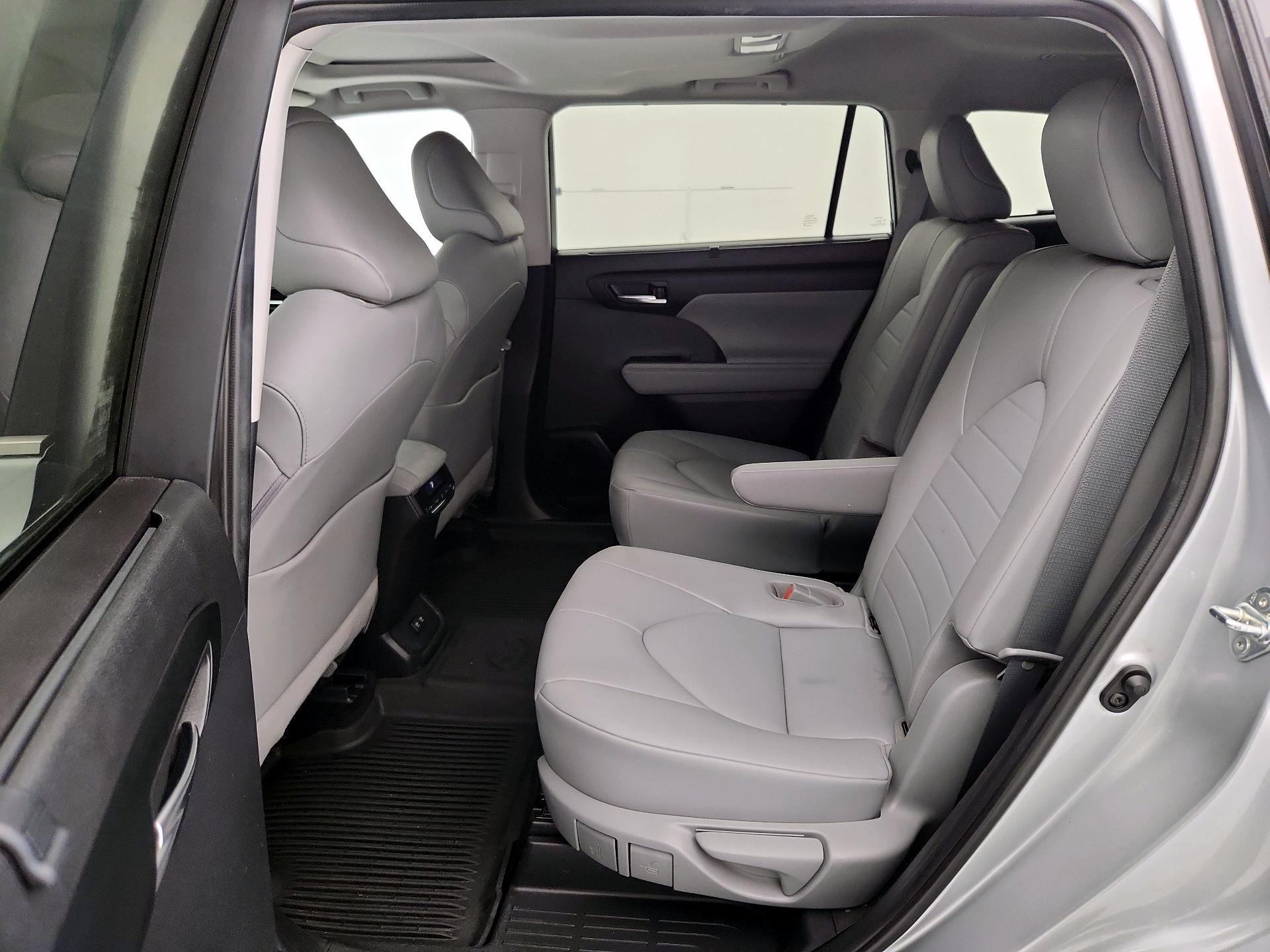 Thumbnail: 2020 Toyota Highlander - 20