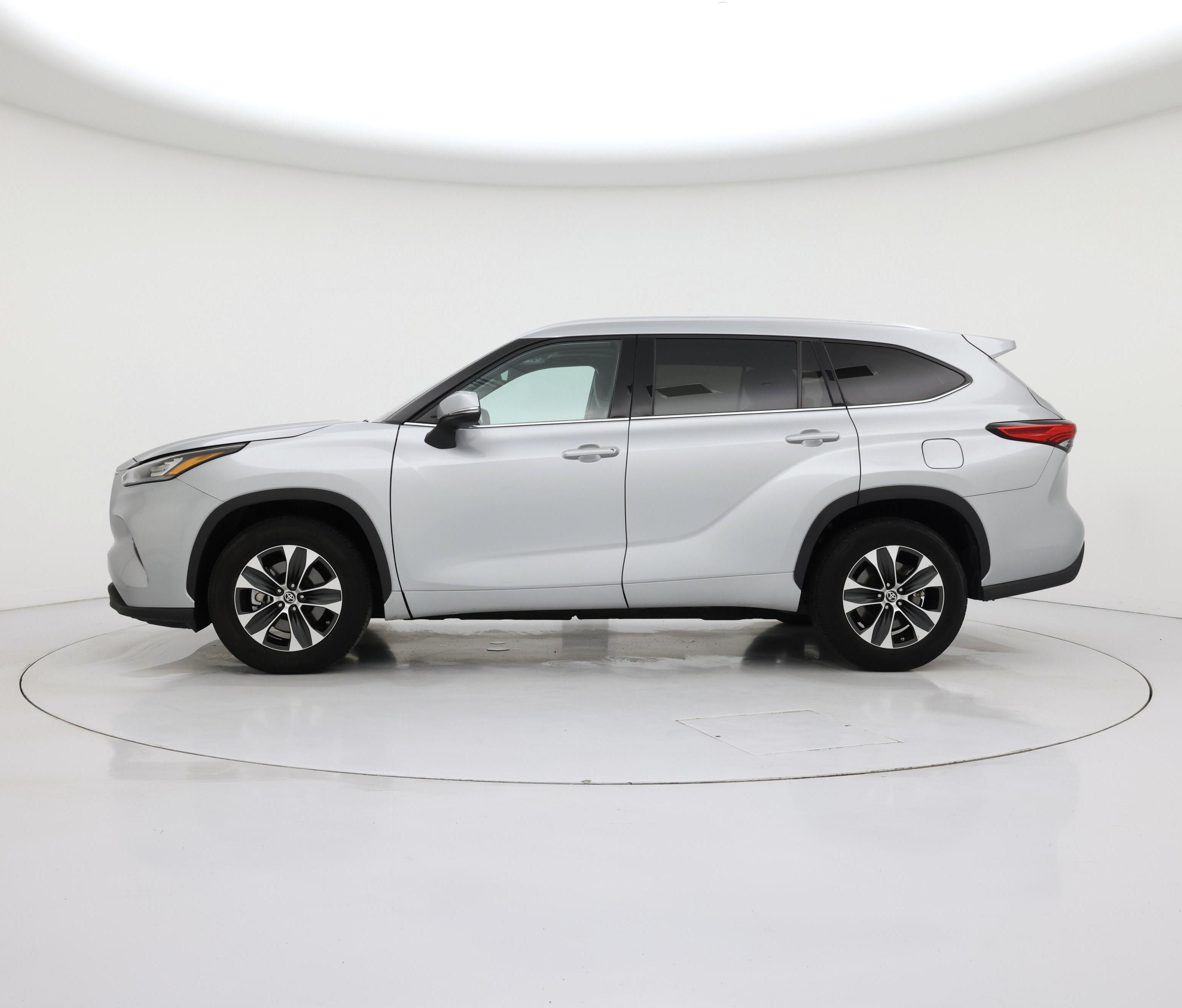 Thumbnail: 2020 Toyota Highlander - 3