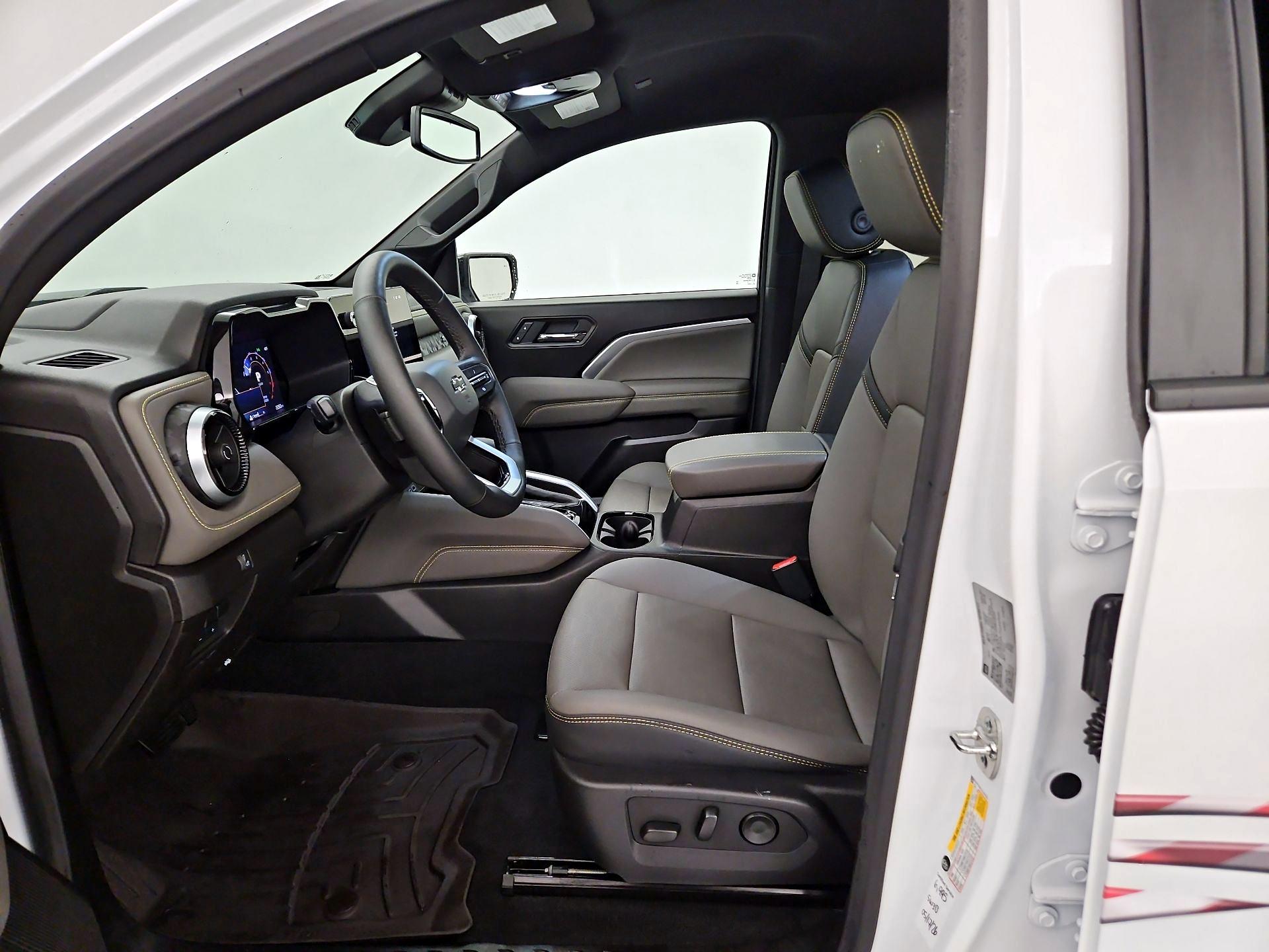 Thumbnail: 2025 Chevrolet Colorado - 11