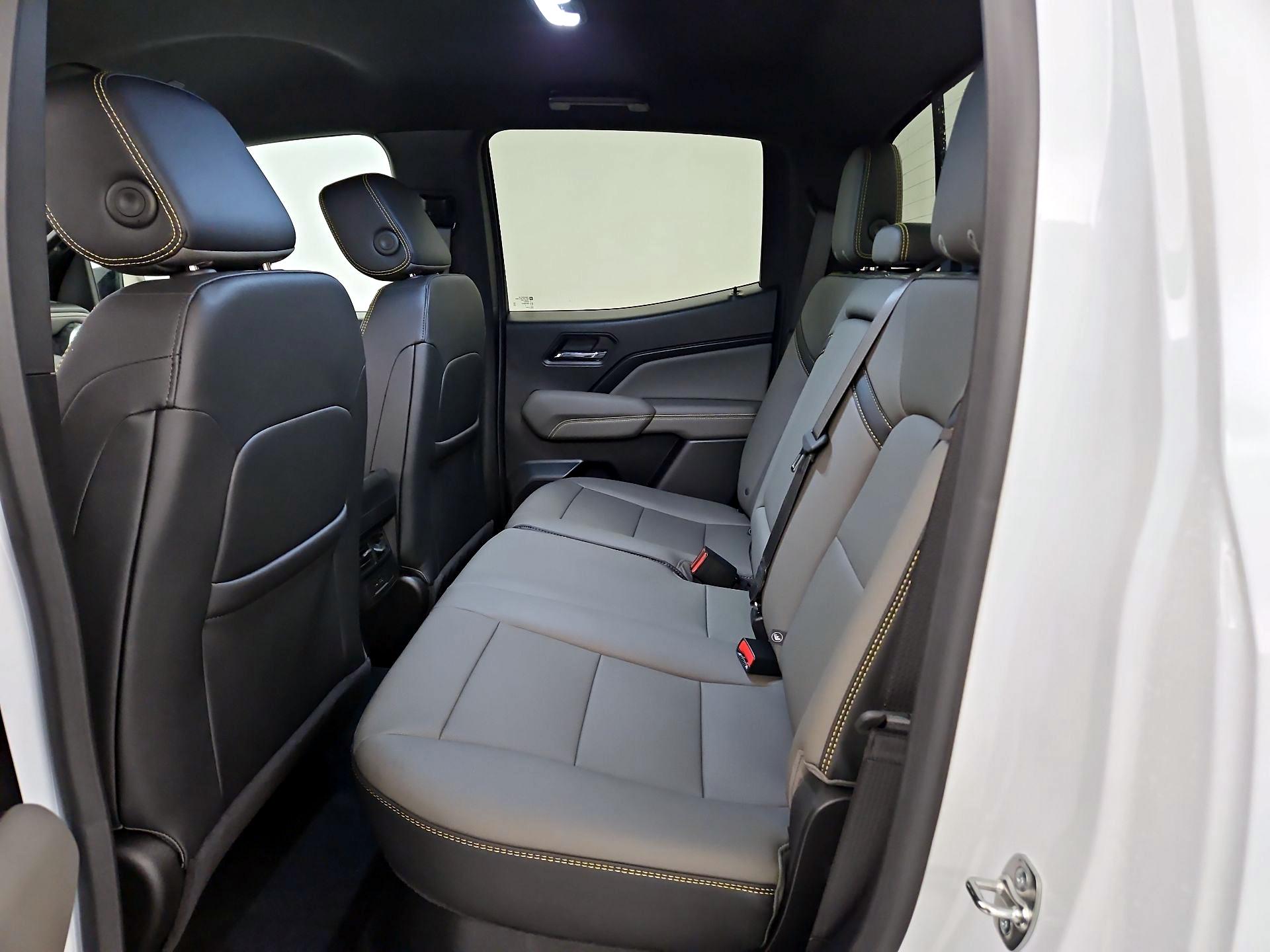 Thumbnail: 2025 Chevrolet Colorado - 19