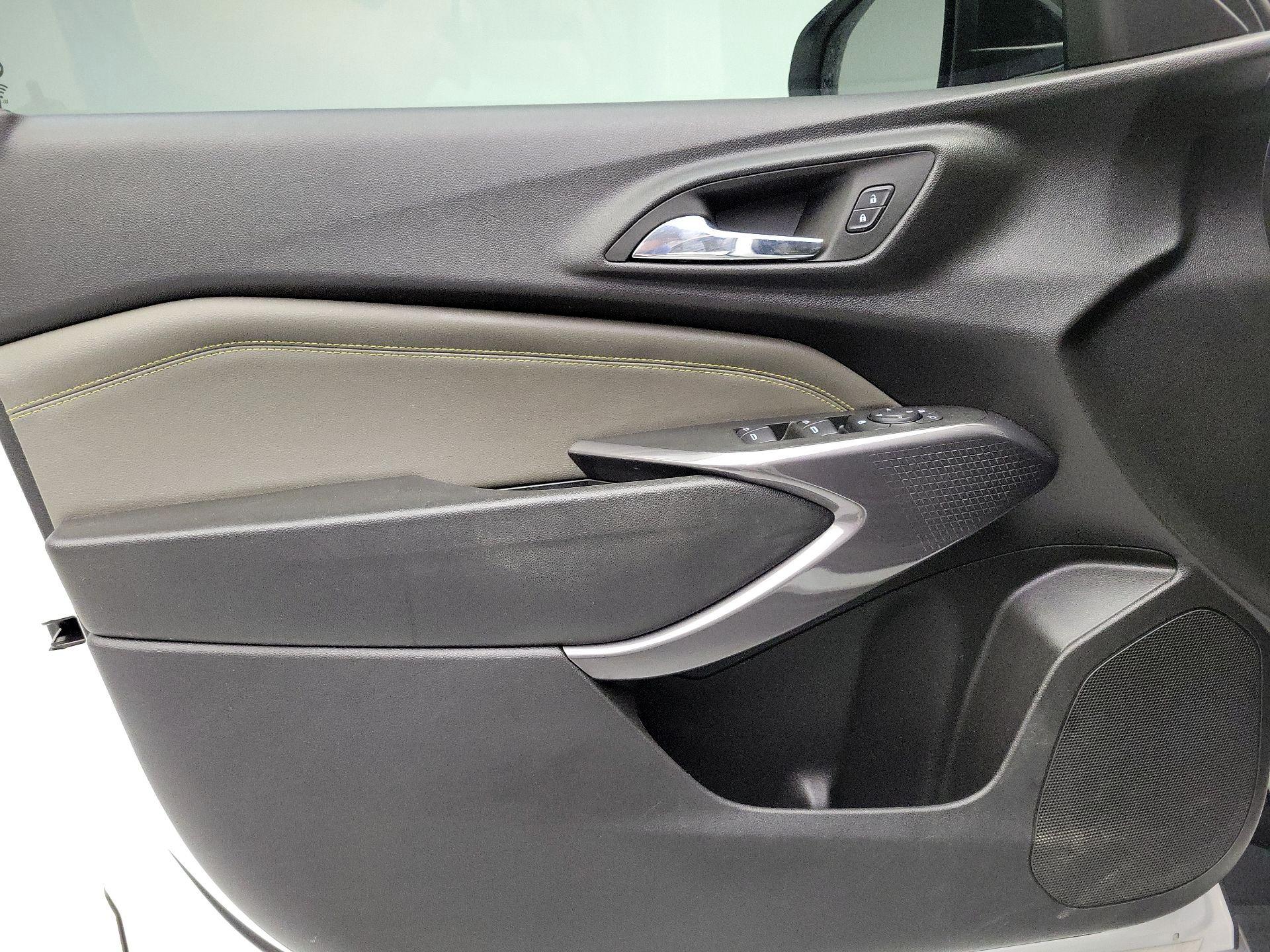 Thumbnail: 2024 Chevrolet Trax - 12