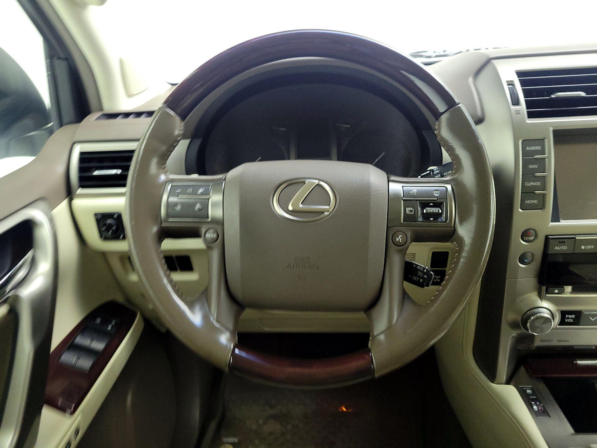 Thumbnail: 2019 Lexus GX - 10