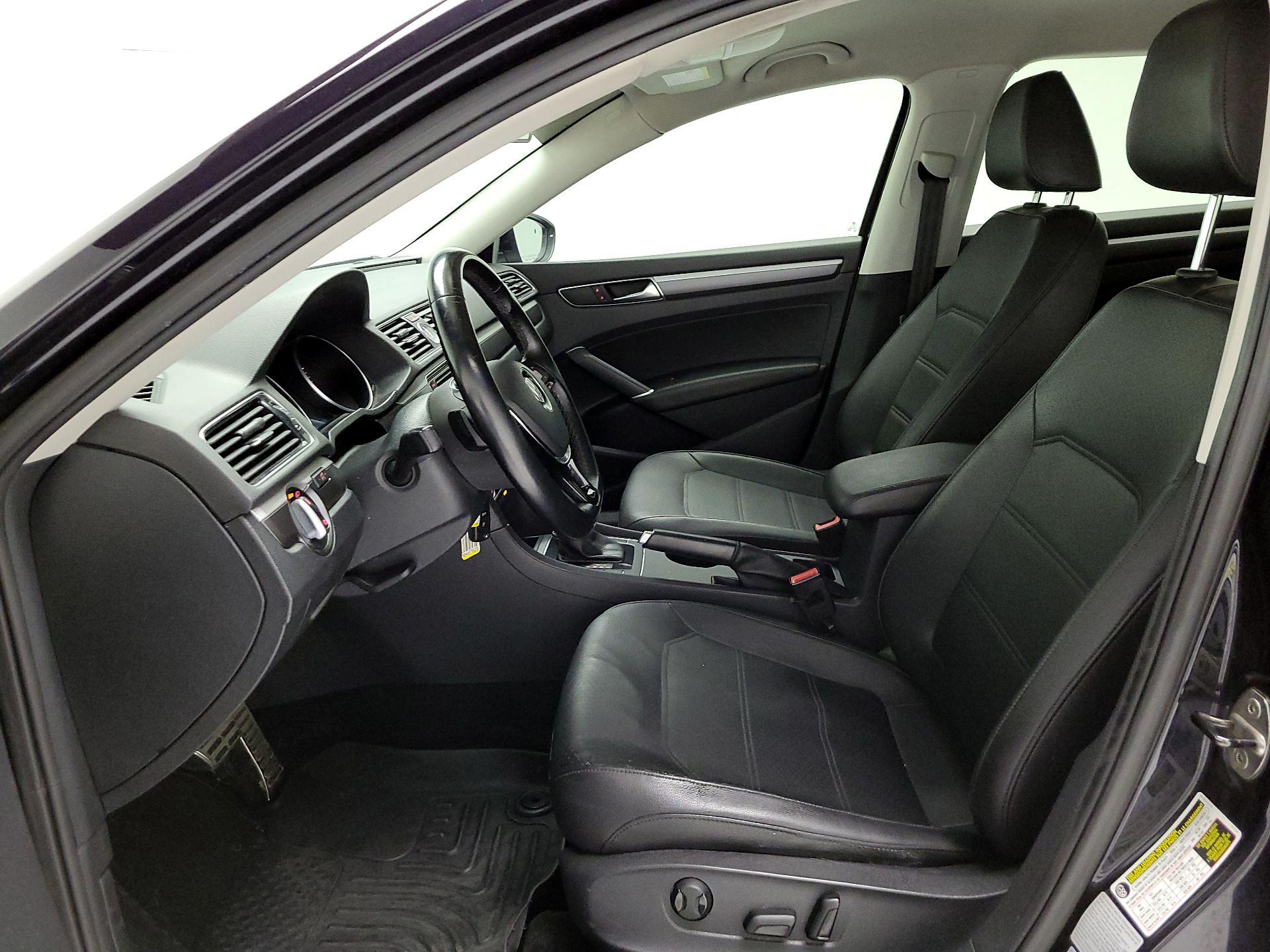 Thumbnail: 2017 Volkswagen Passat - 11