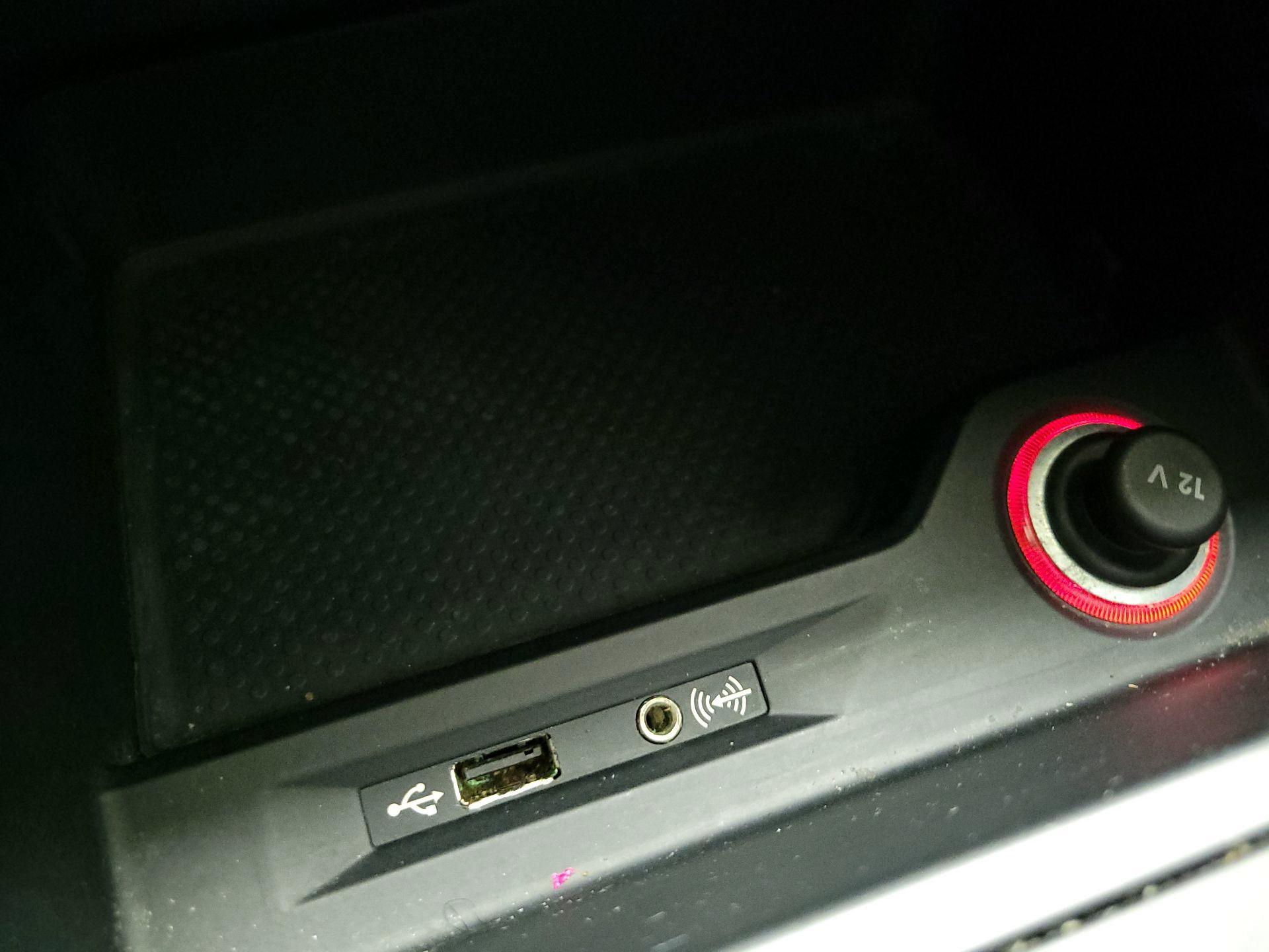 Thumbnail: 2017 Volkswagen Passat - 17