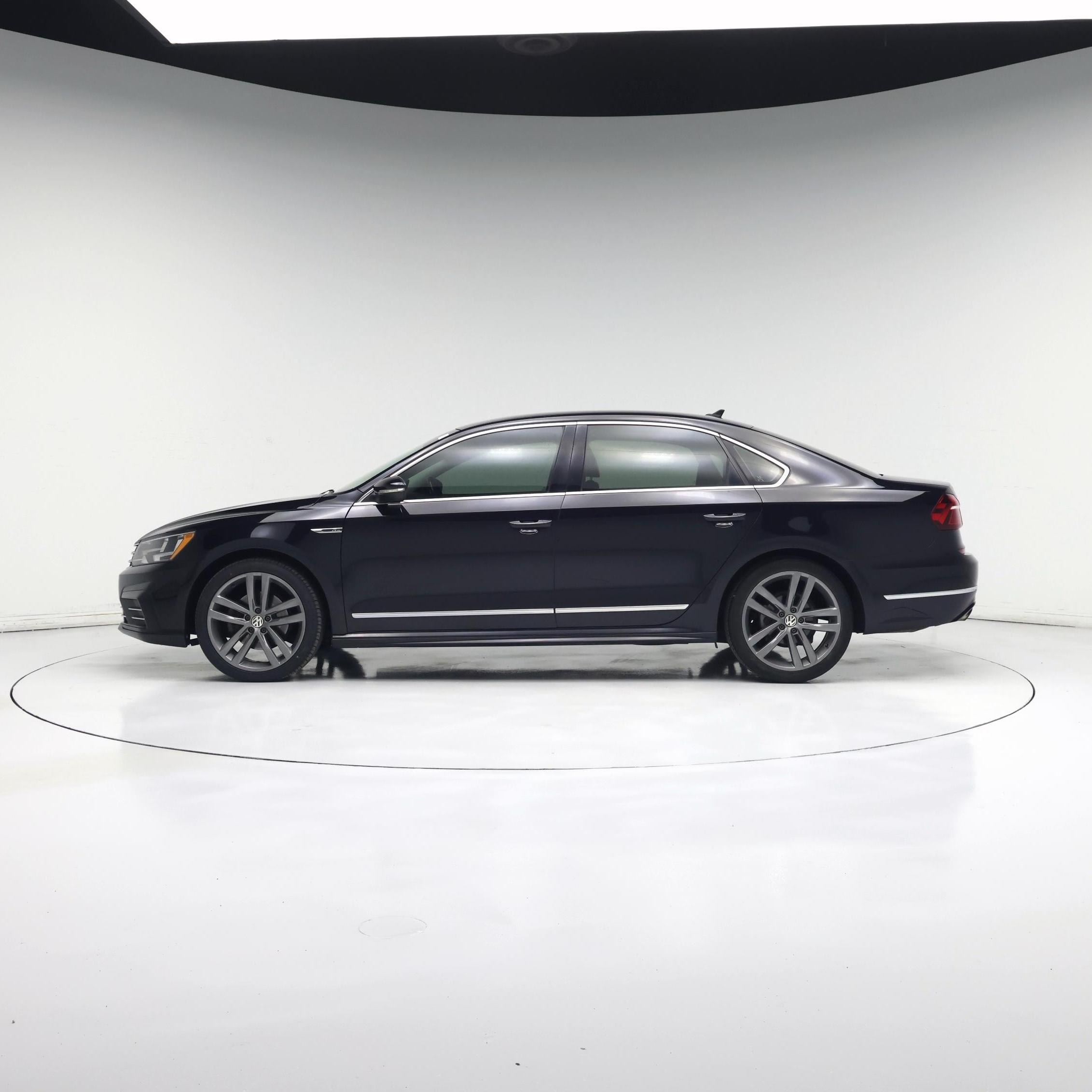 Thumbnail: 2017 Volkswagen Passat - 3