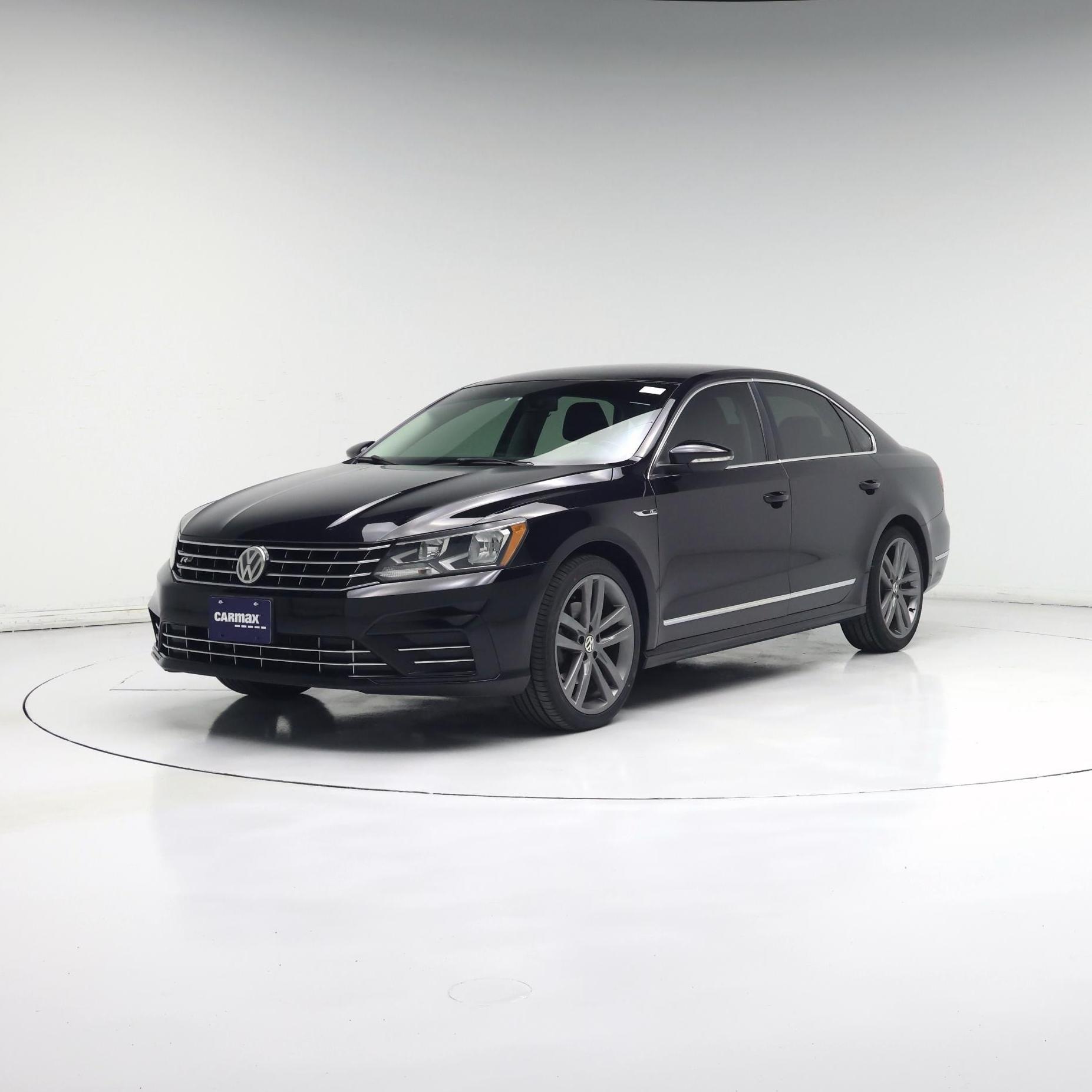 Thumbnail: 2017 Volkswagen Passat - 4