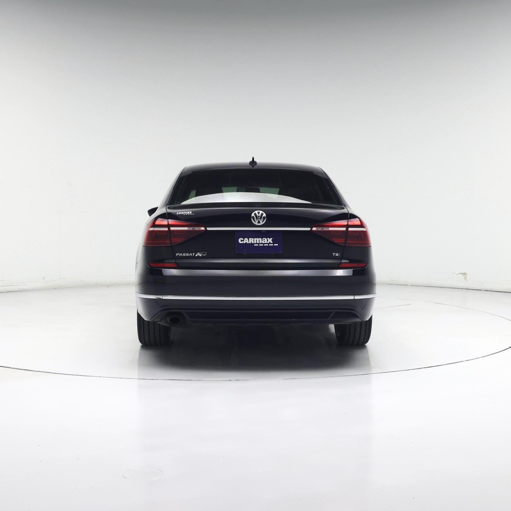 Thumbnail: 2017 Volkswagen Passat - 6