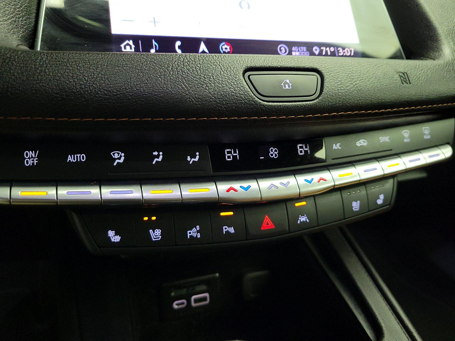 Thumbnail: 2020 Cadillac XT4 - 17