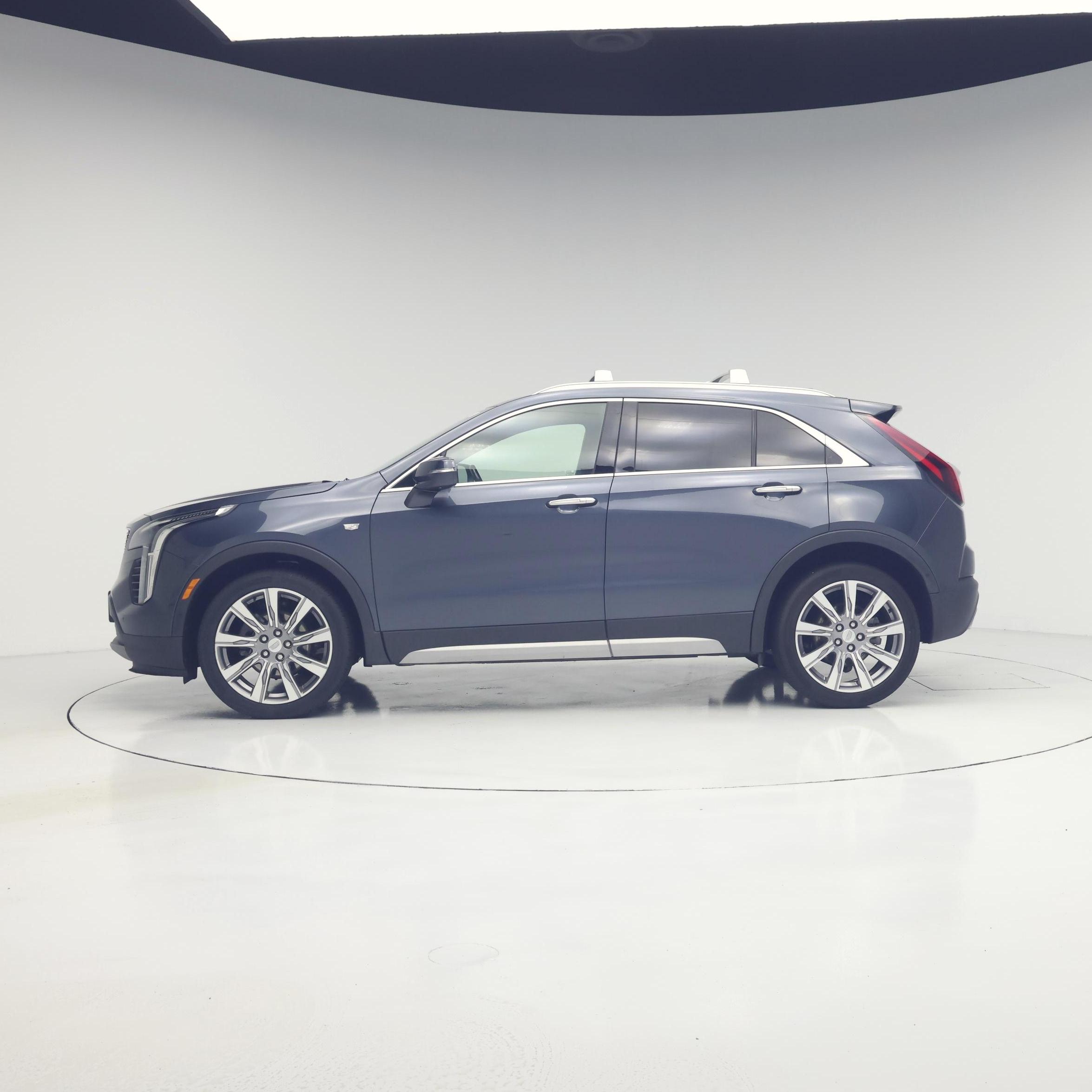 Thumbnail: 2020 Cadillac XT4 - 3