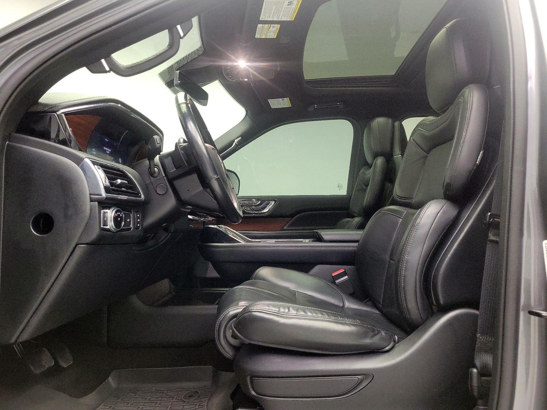Thumbnail: 2021 Lincoln Navigator - 11