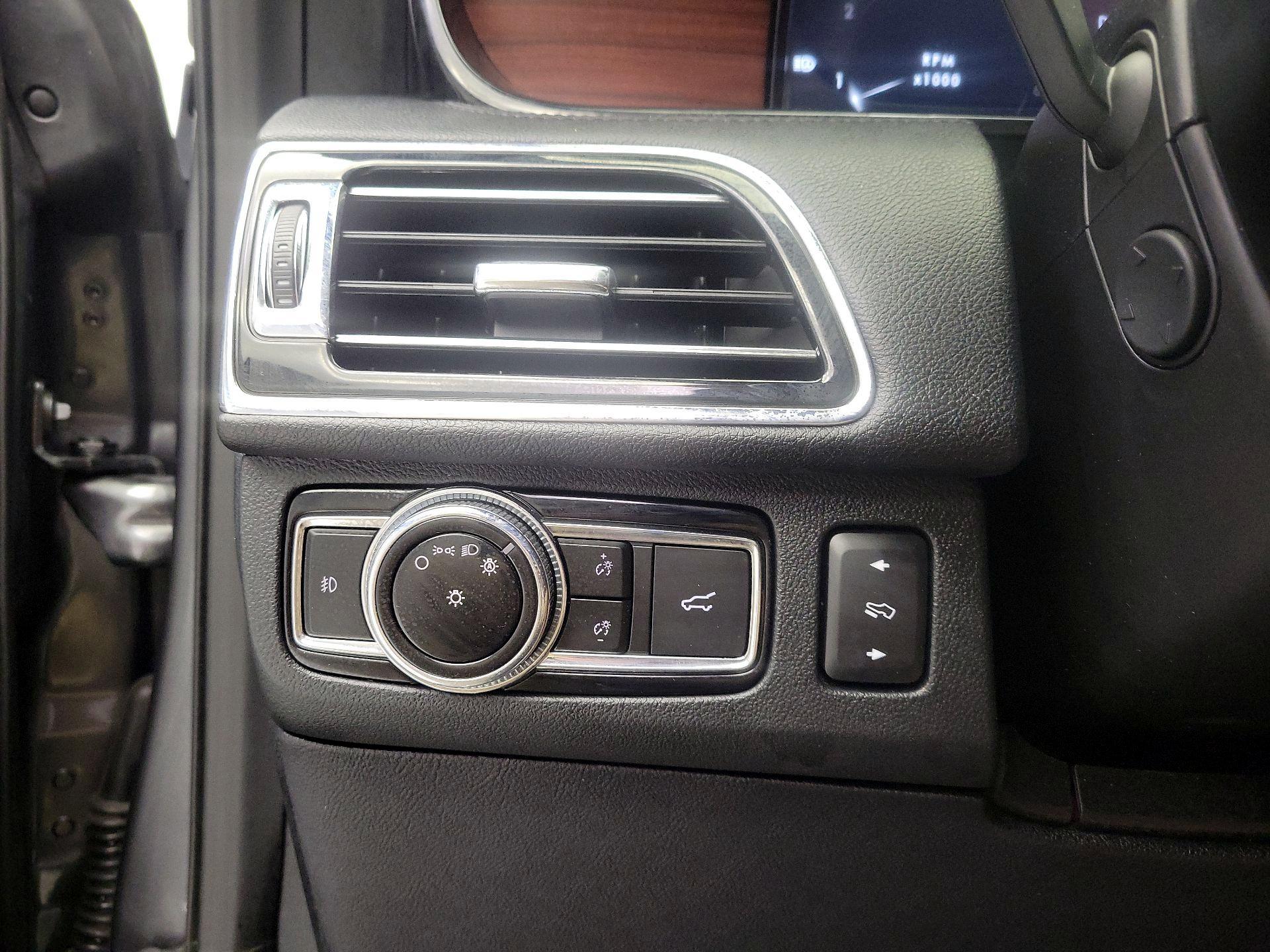 Thumbnail: 2021 Lincoln Navigator - 13