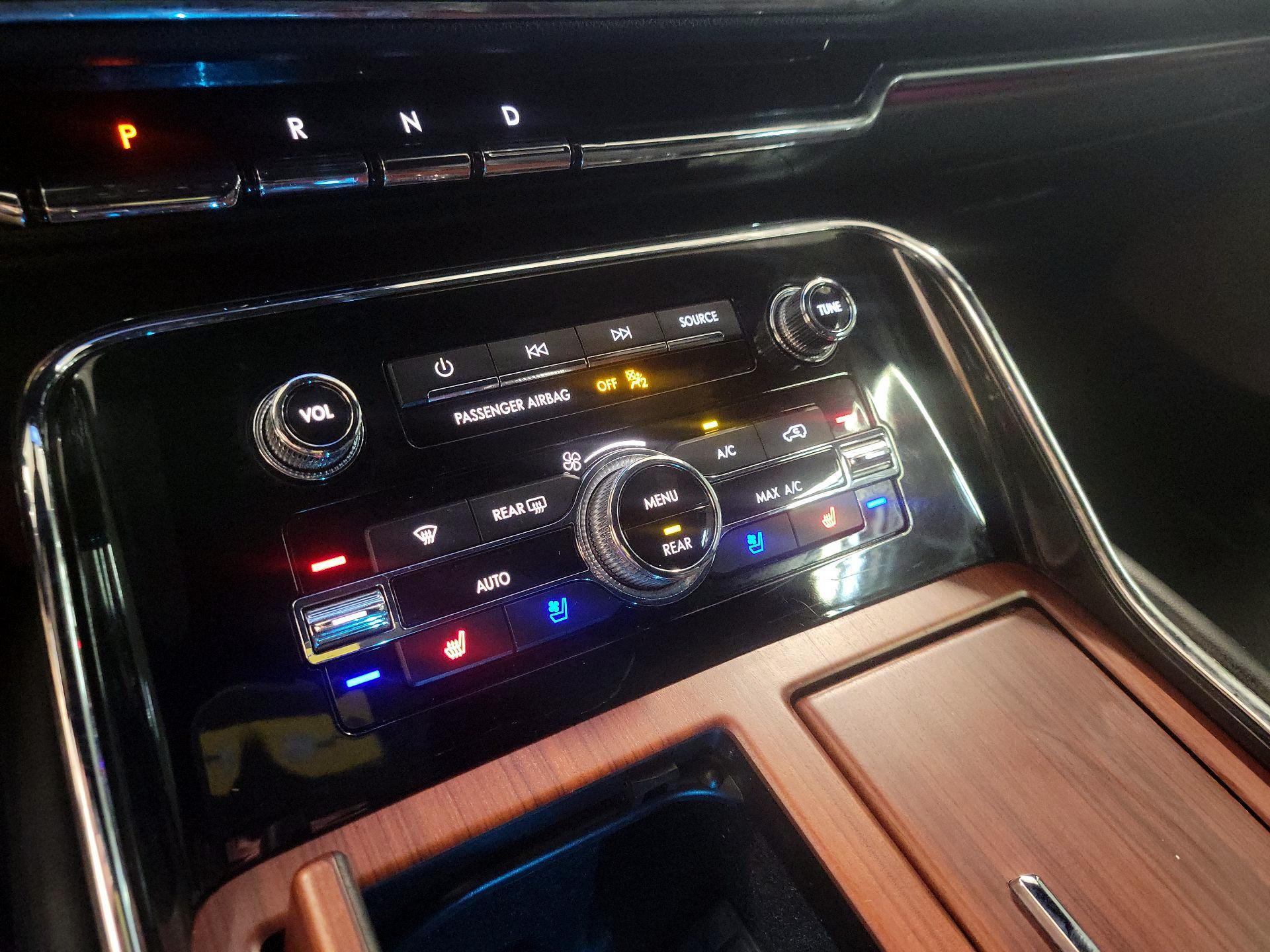 Thumbnail: 2021 Lincoln Navigator - 17