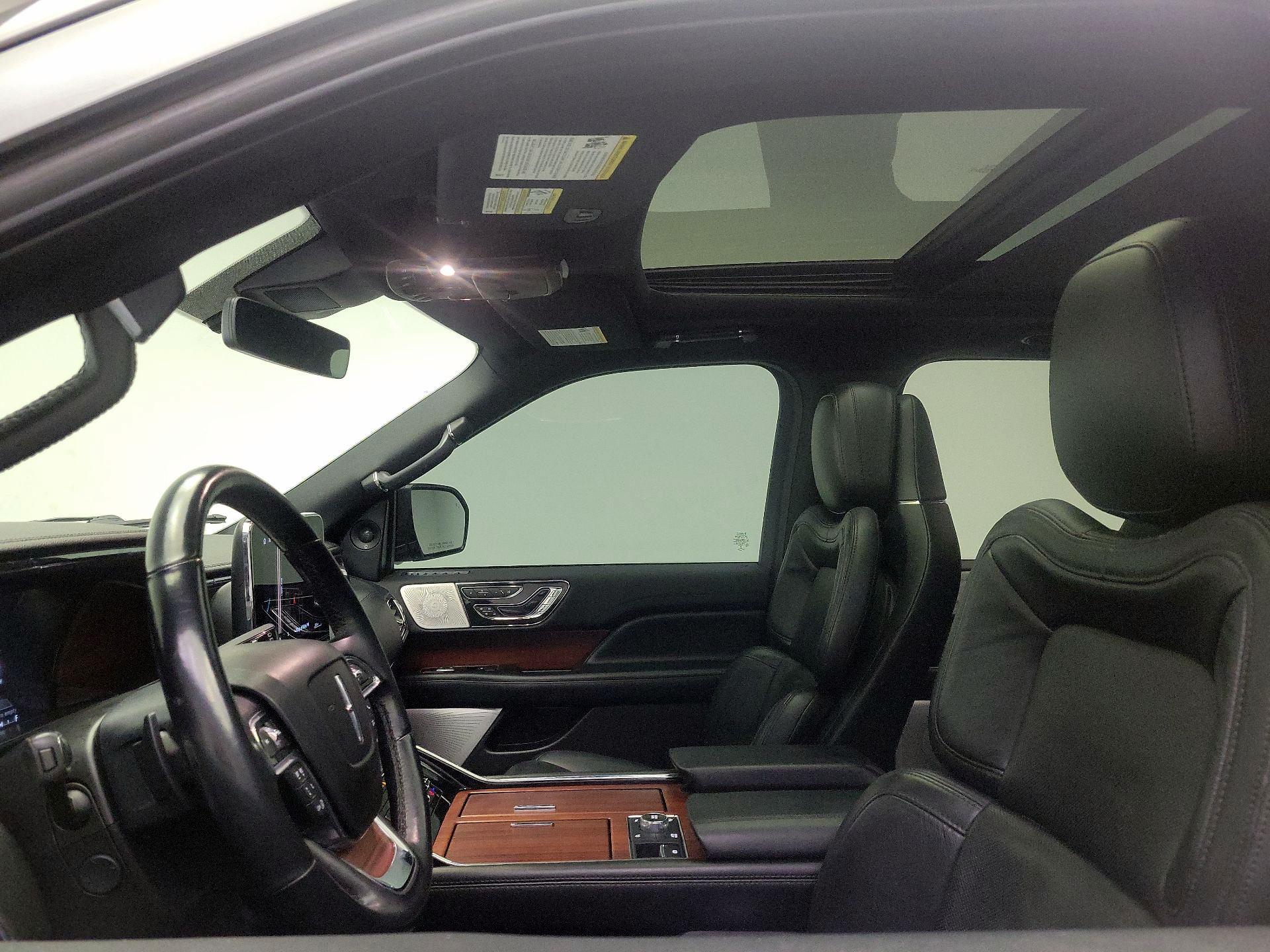 Thumbnail: 2021 Lincoln Navigator - 20
