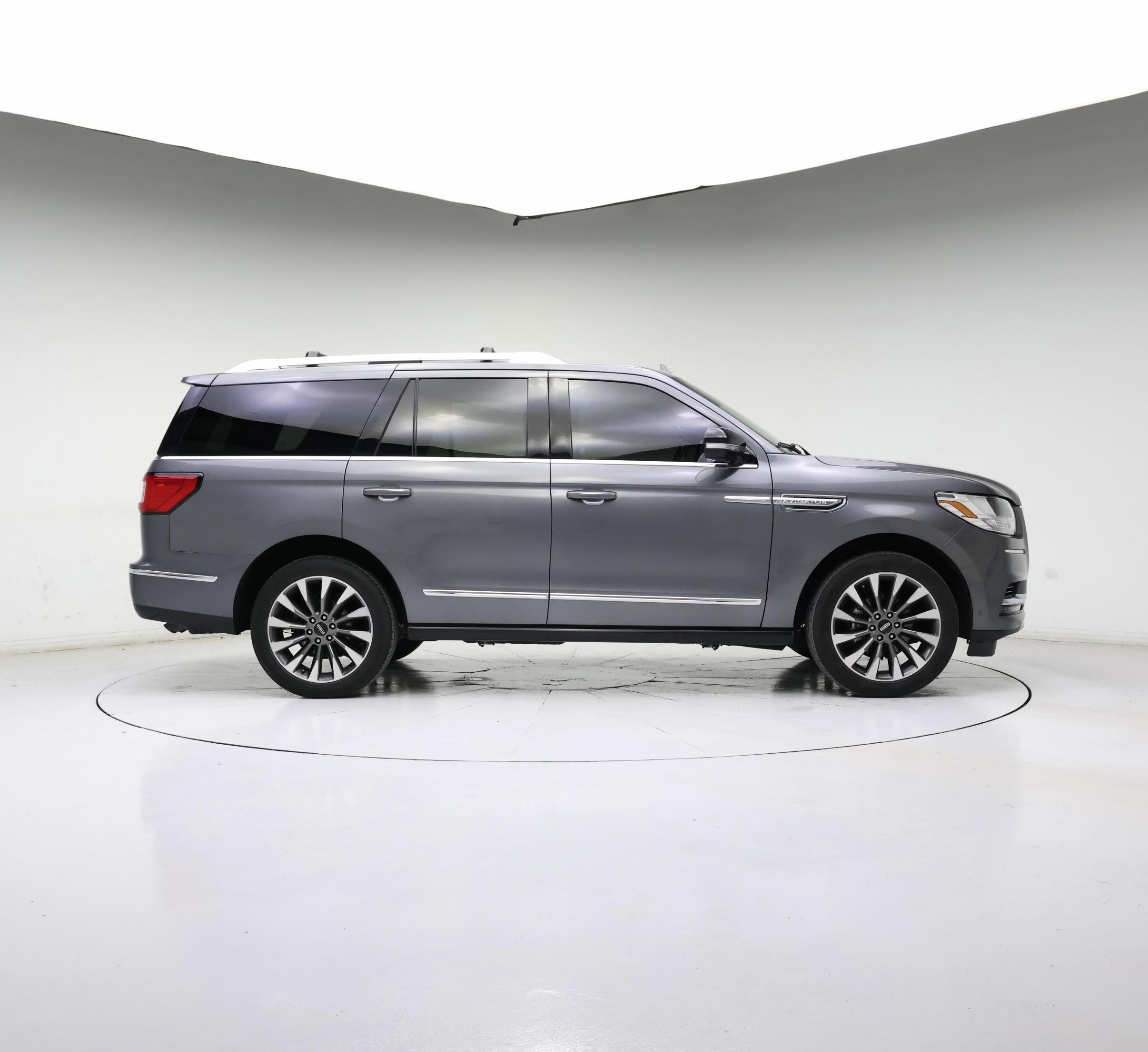 Thumbnail: 2021 Lincoln Navigator - 7