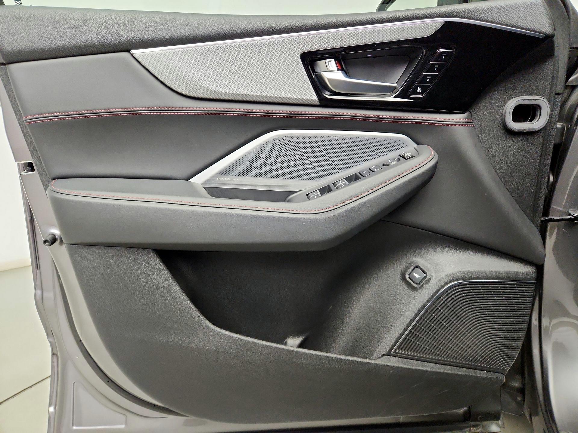 Thumbnail: 2025 Acura MDX - 12