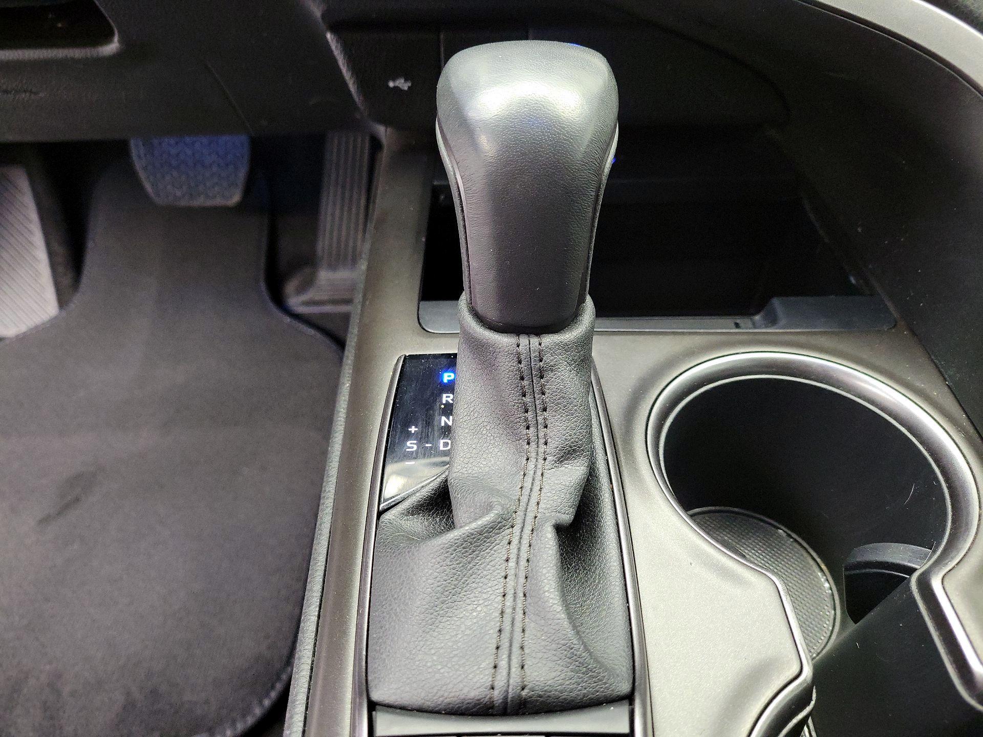 Thumbnail: 2023 Toyota Camry - 17