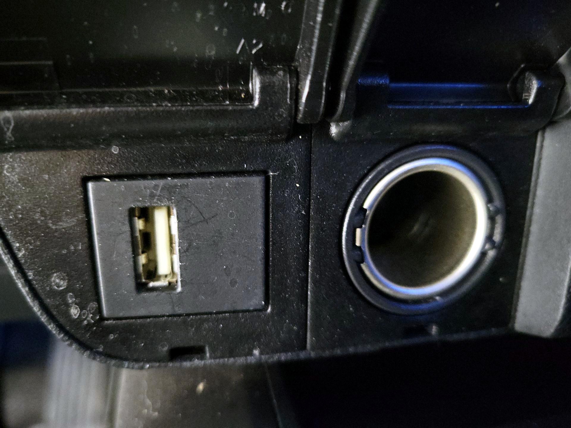 Thumbnail: 2023 Toyota Camry - 18