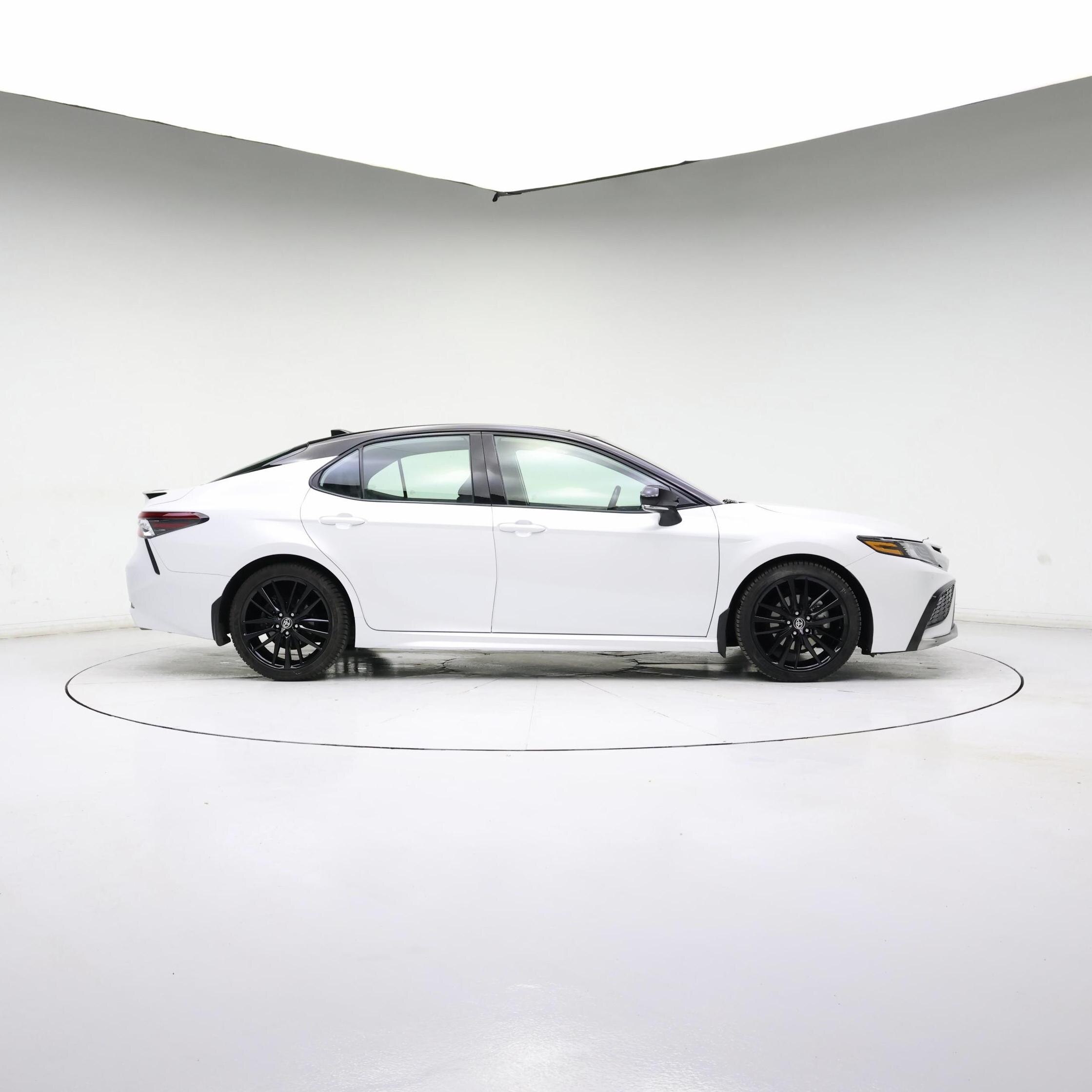 Thumbnail: 2023 Toyota Camry - 7