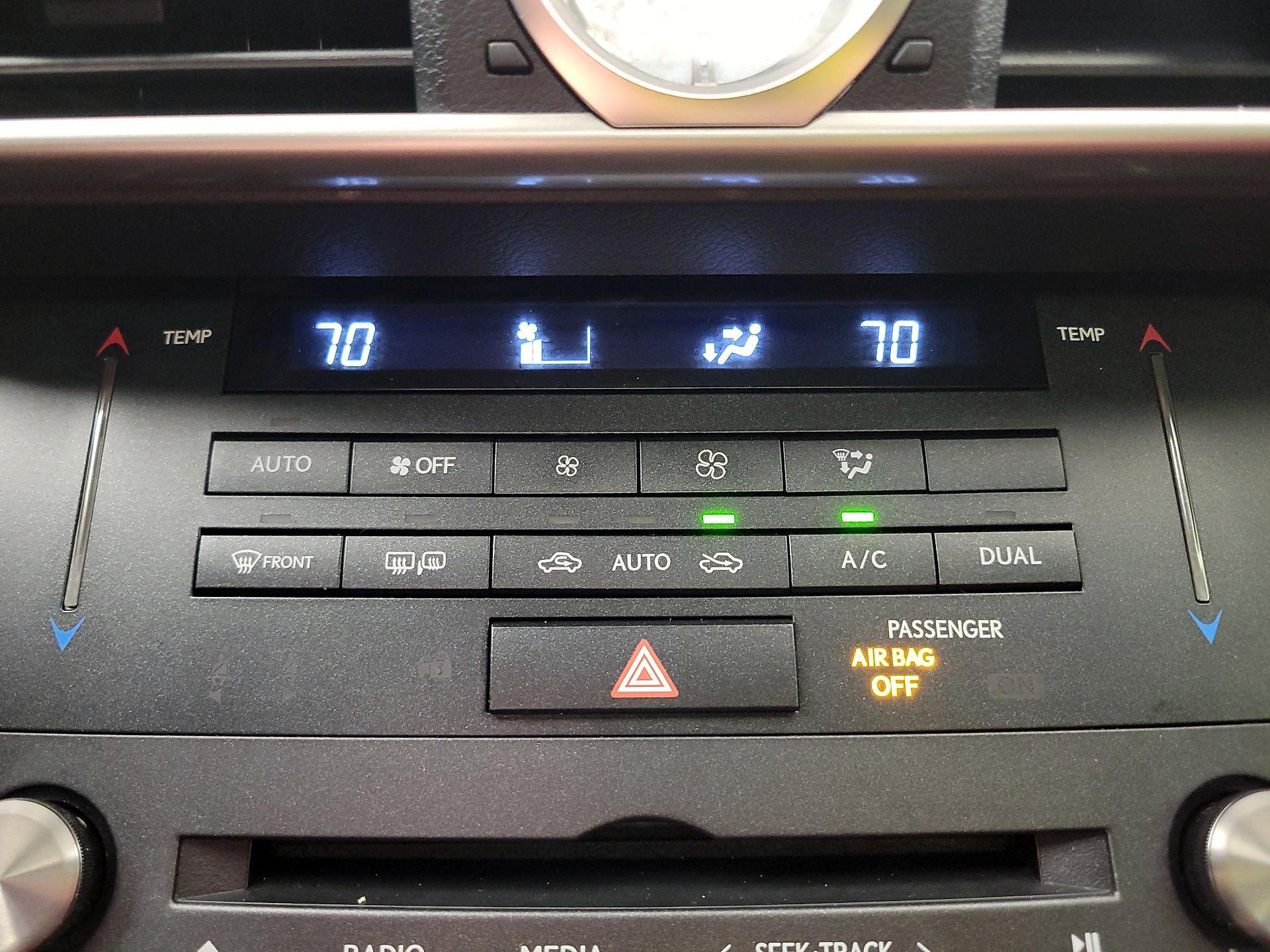 Thumbnail: 2018 Lexus RC - 17