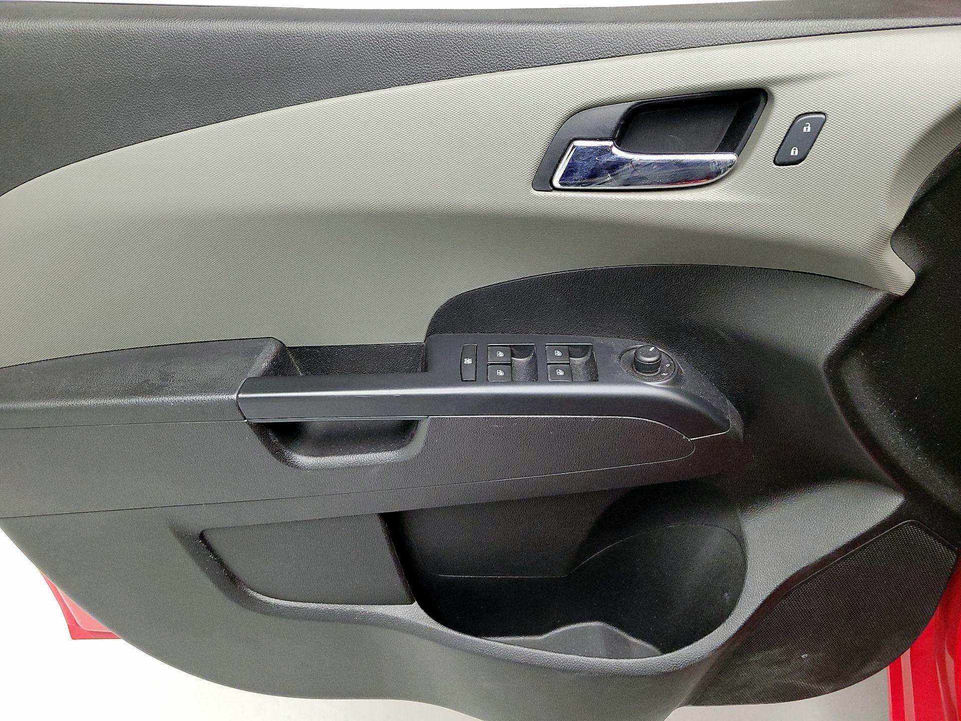 Thumbnail: 2015 Chevrolet Sonic - 12