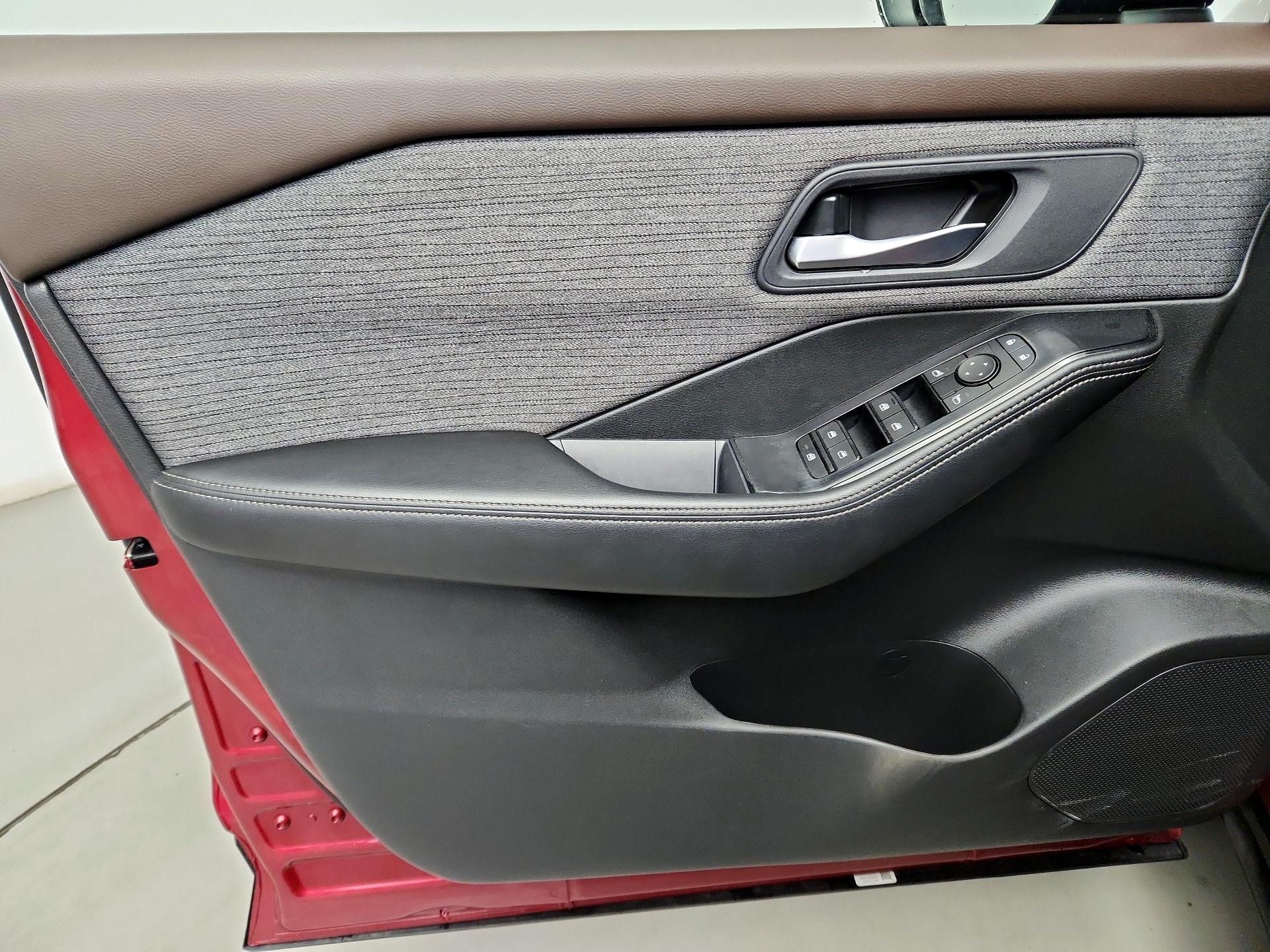 Thumbnail: 2023 Nissan Rogue - 12