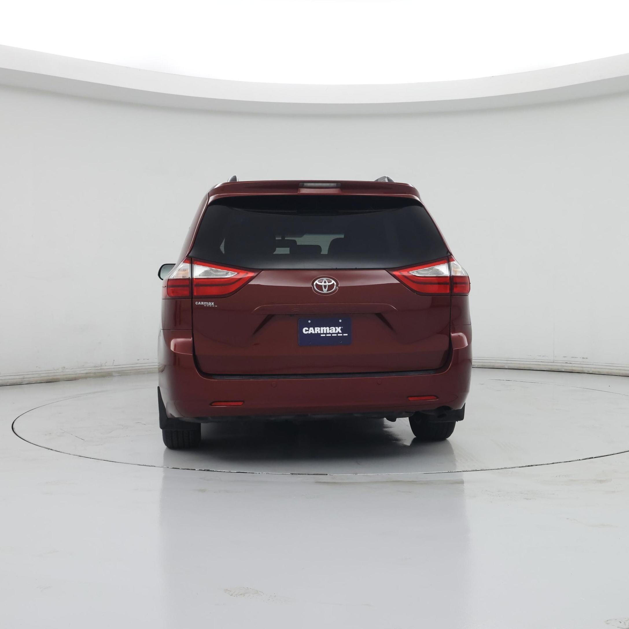 Thumbnail: 2017 Toyota Sienna - 6