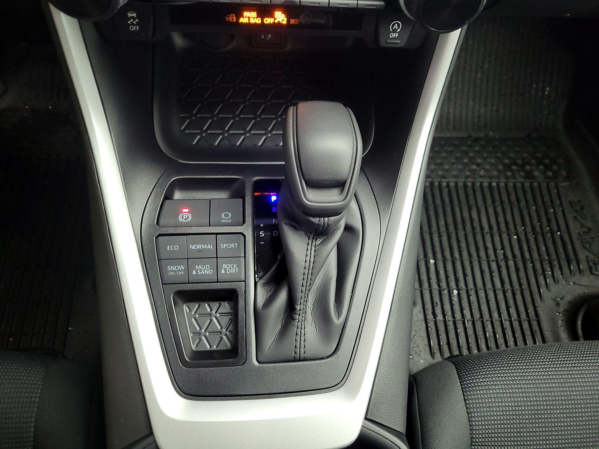 Thumbnail: 2025 Toyota RAV4 - 17