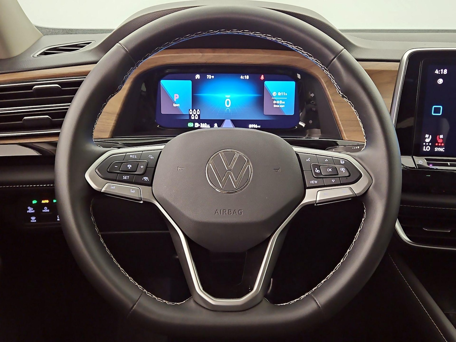 2025 Volkswagen Atlas SE w/Tech - Photo 11
