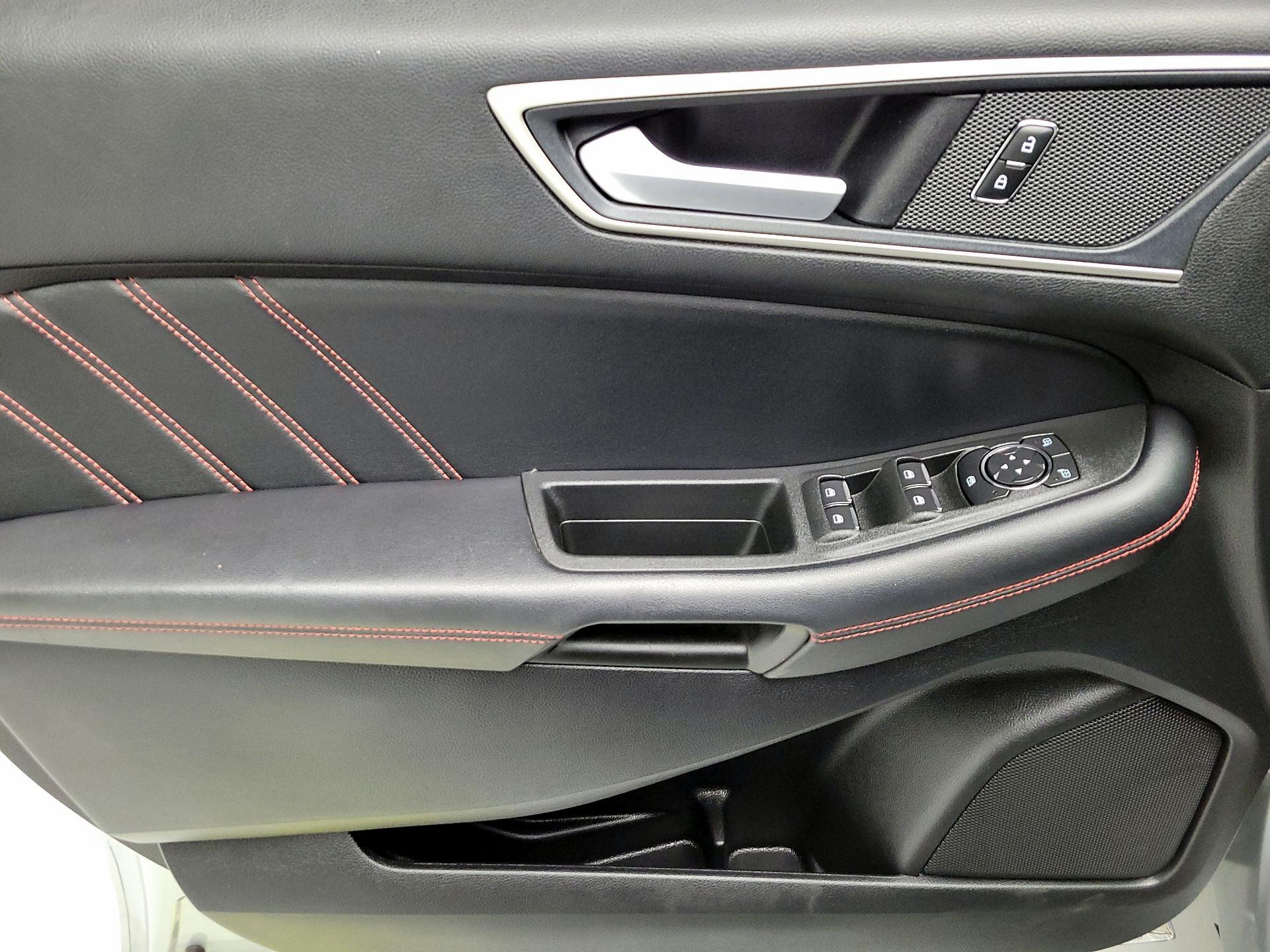 Thumbnail: 2021 Ford Edge - 12